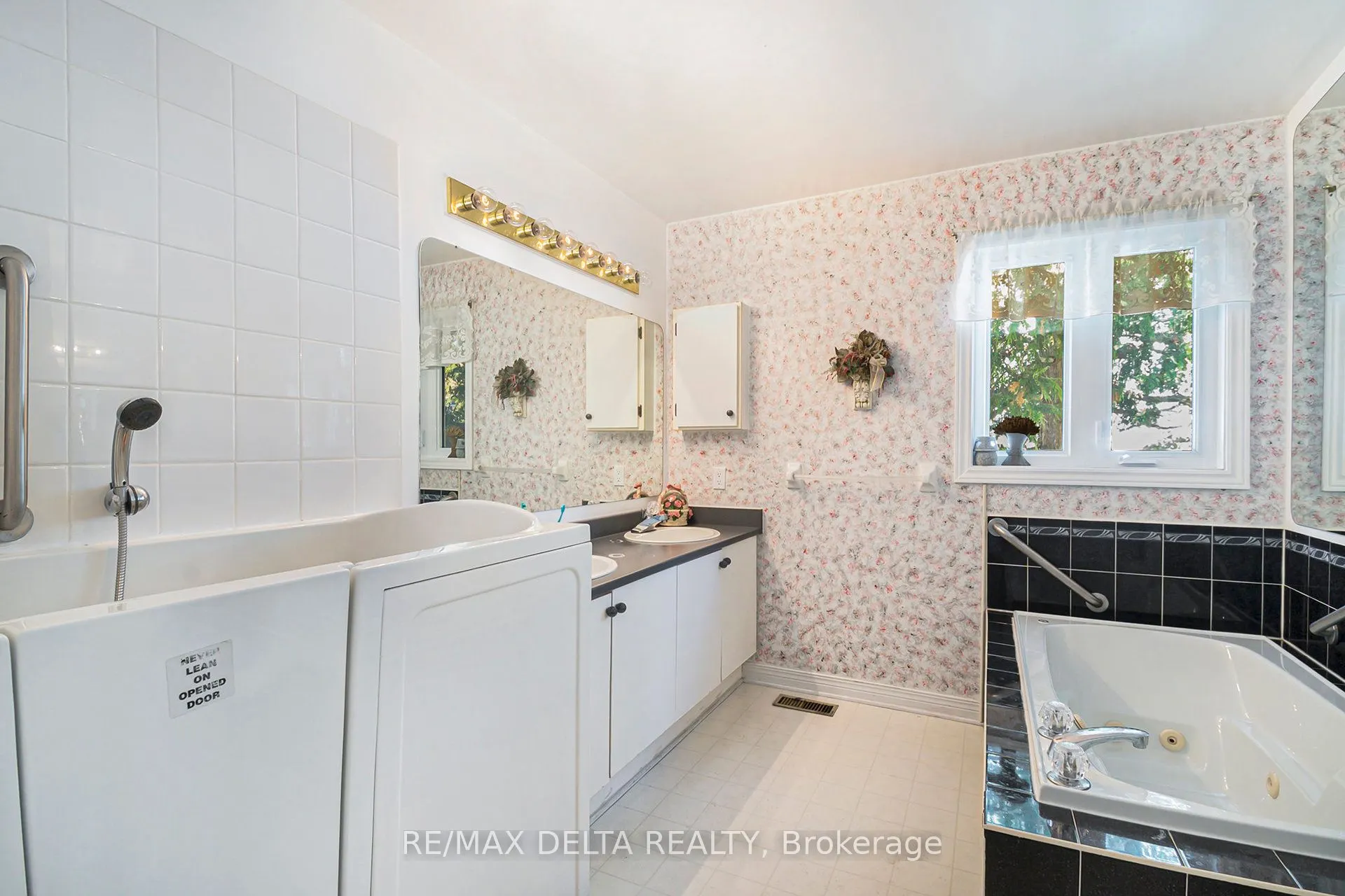 762 Adencliffe Drive