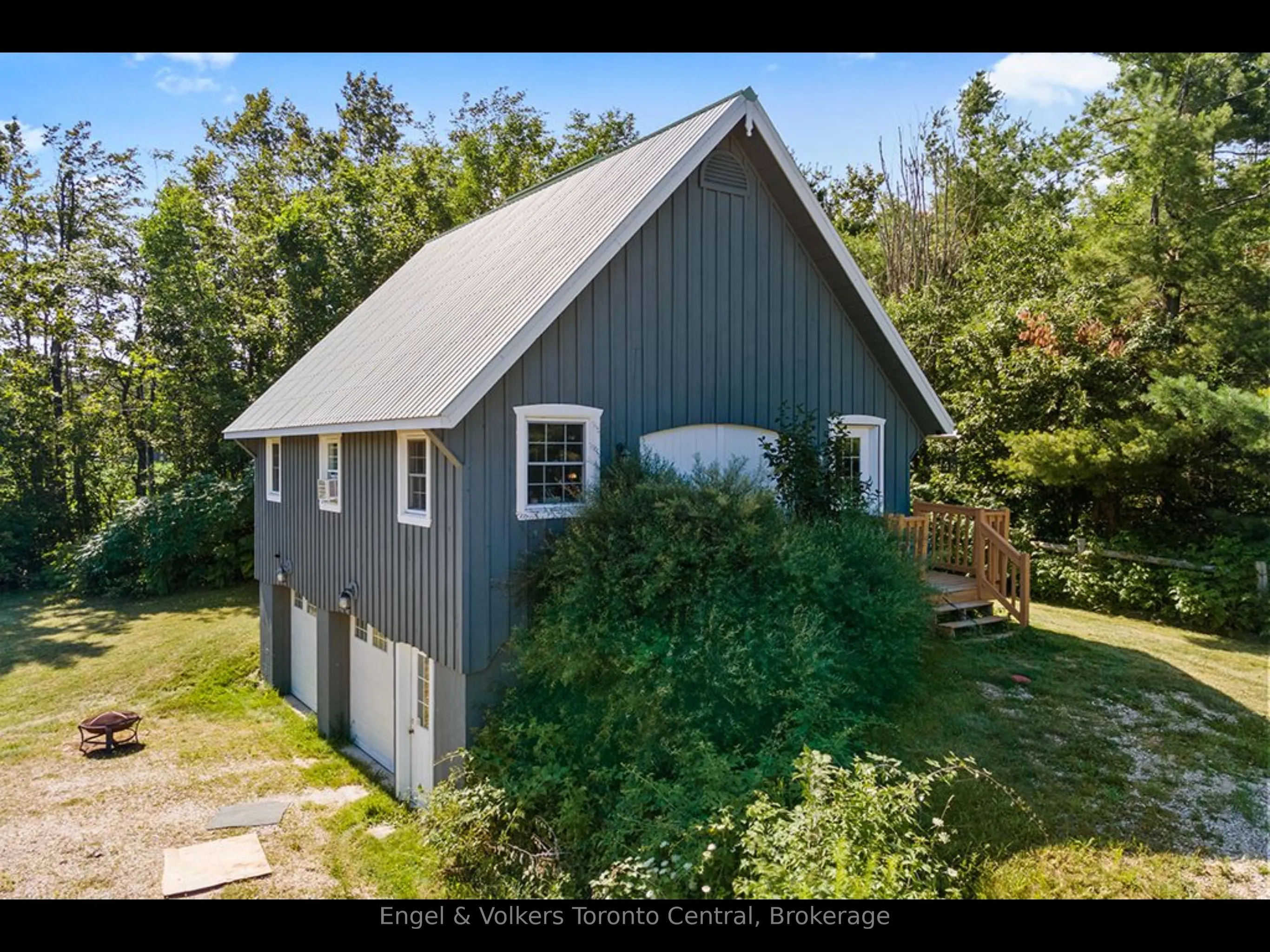 210 EAGLE Crescent