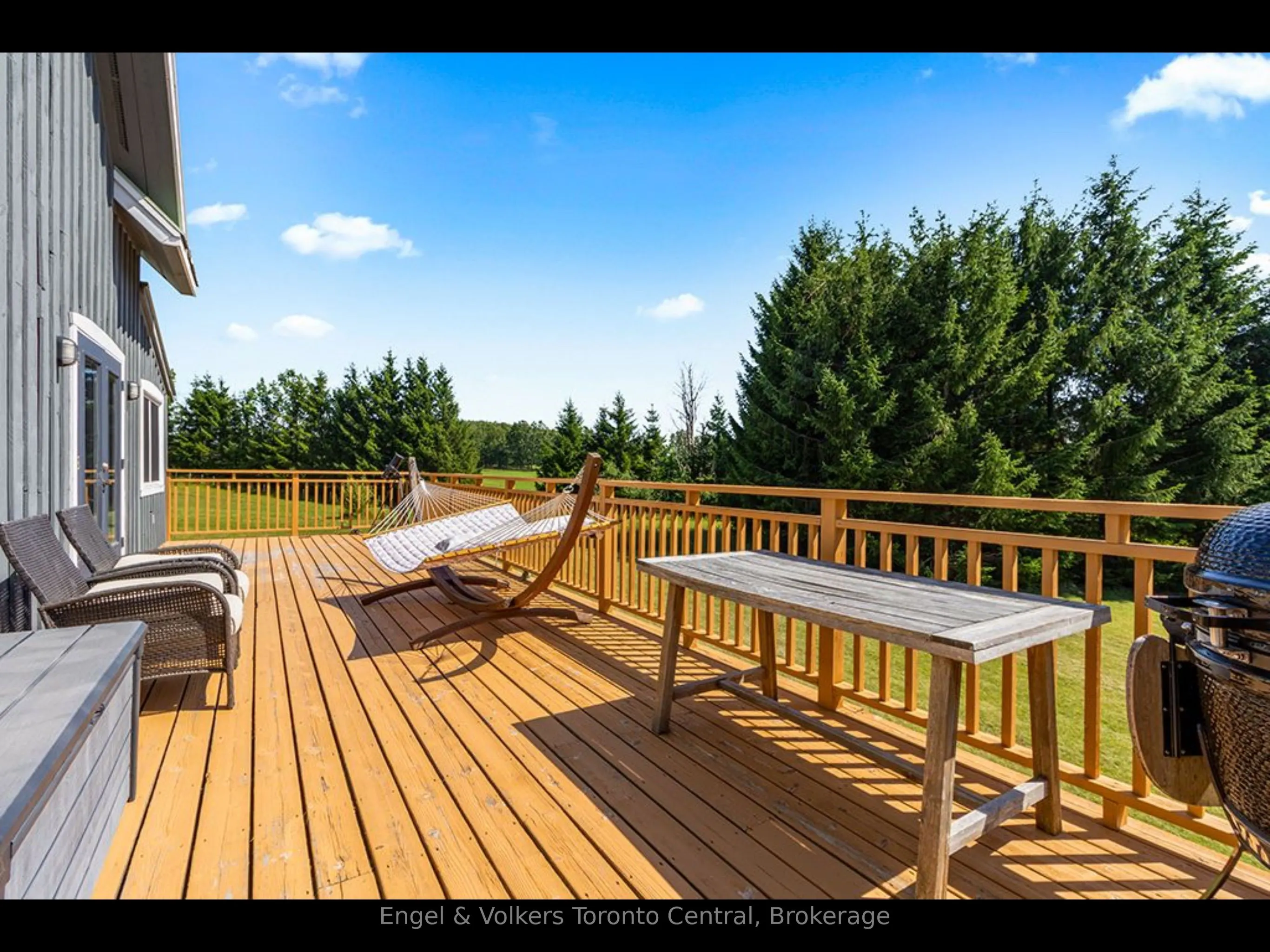 210 EAGLE Crescent