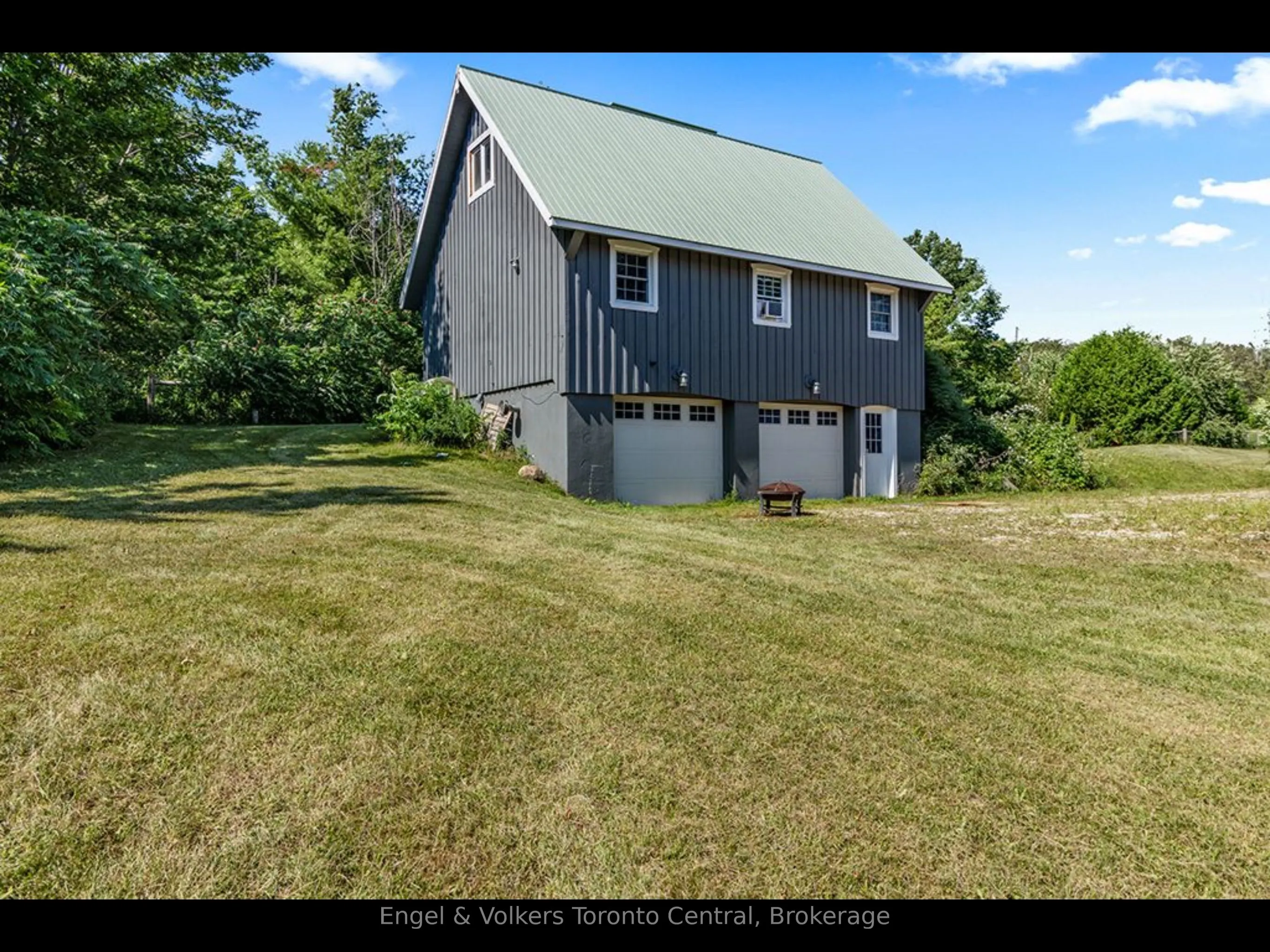210 EAGLE Crescent