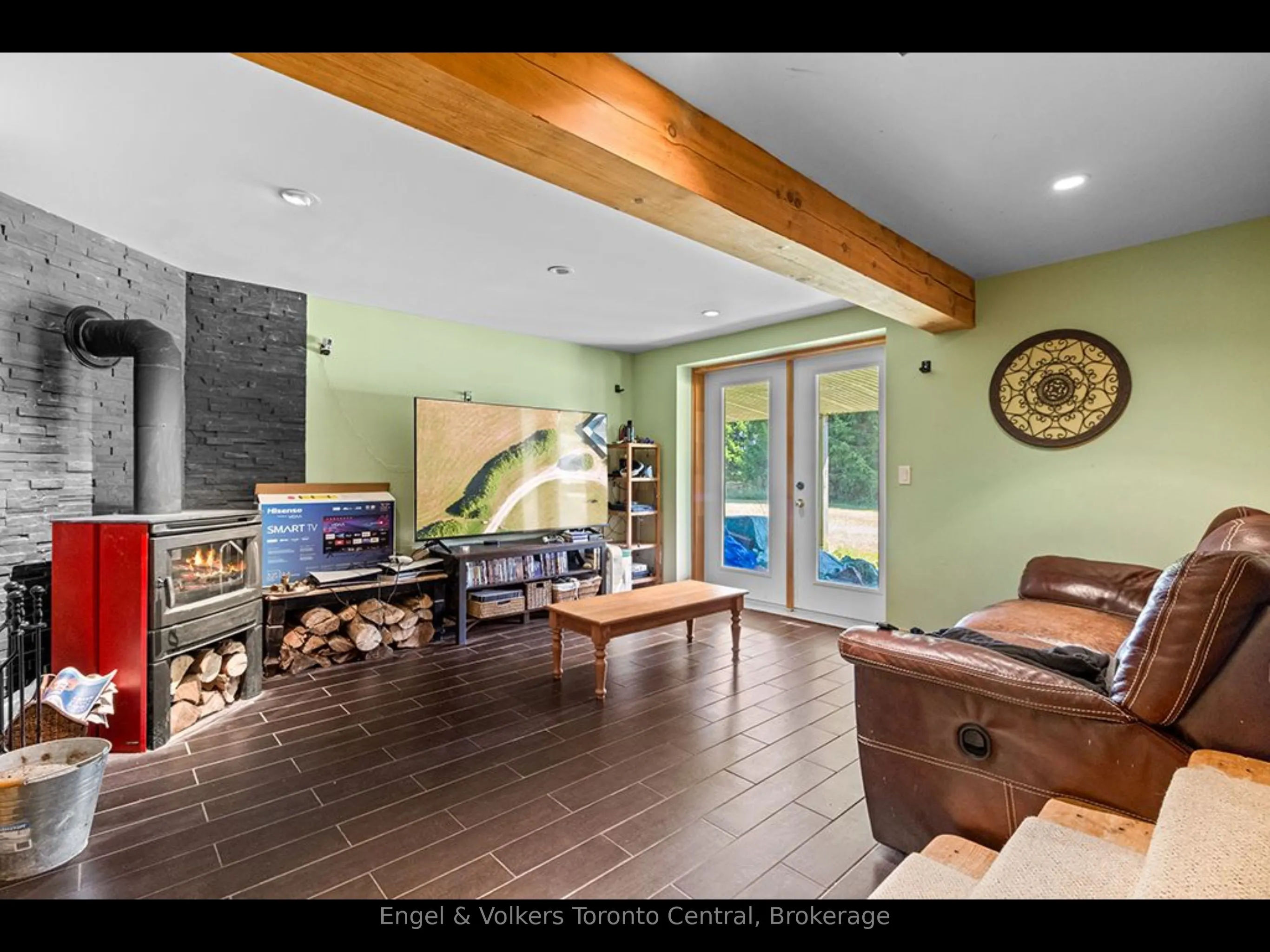 210 EAGLE Crescent