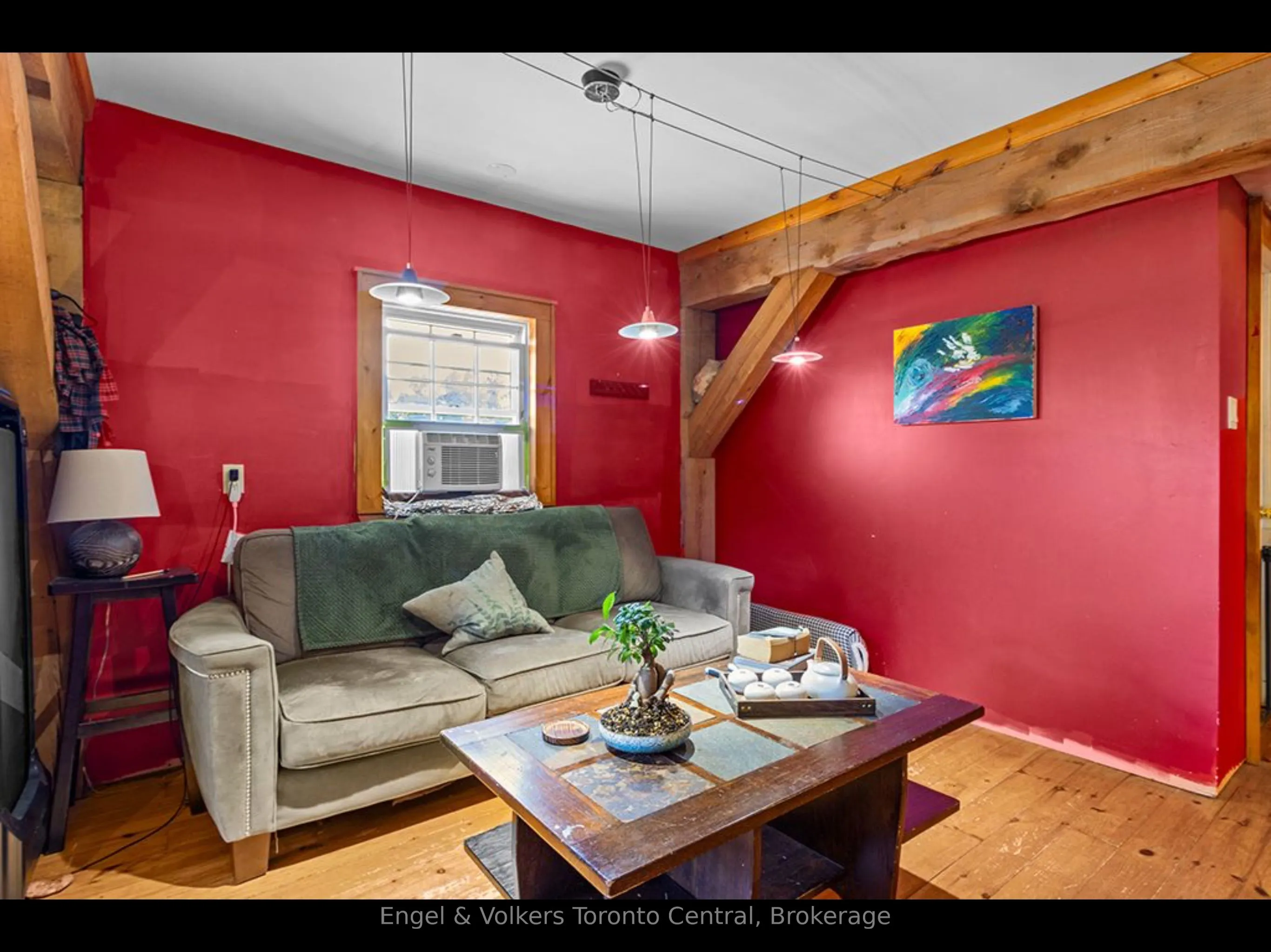 210 EAGLE Crescent