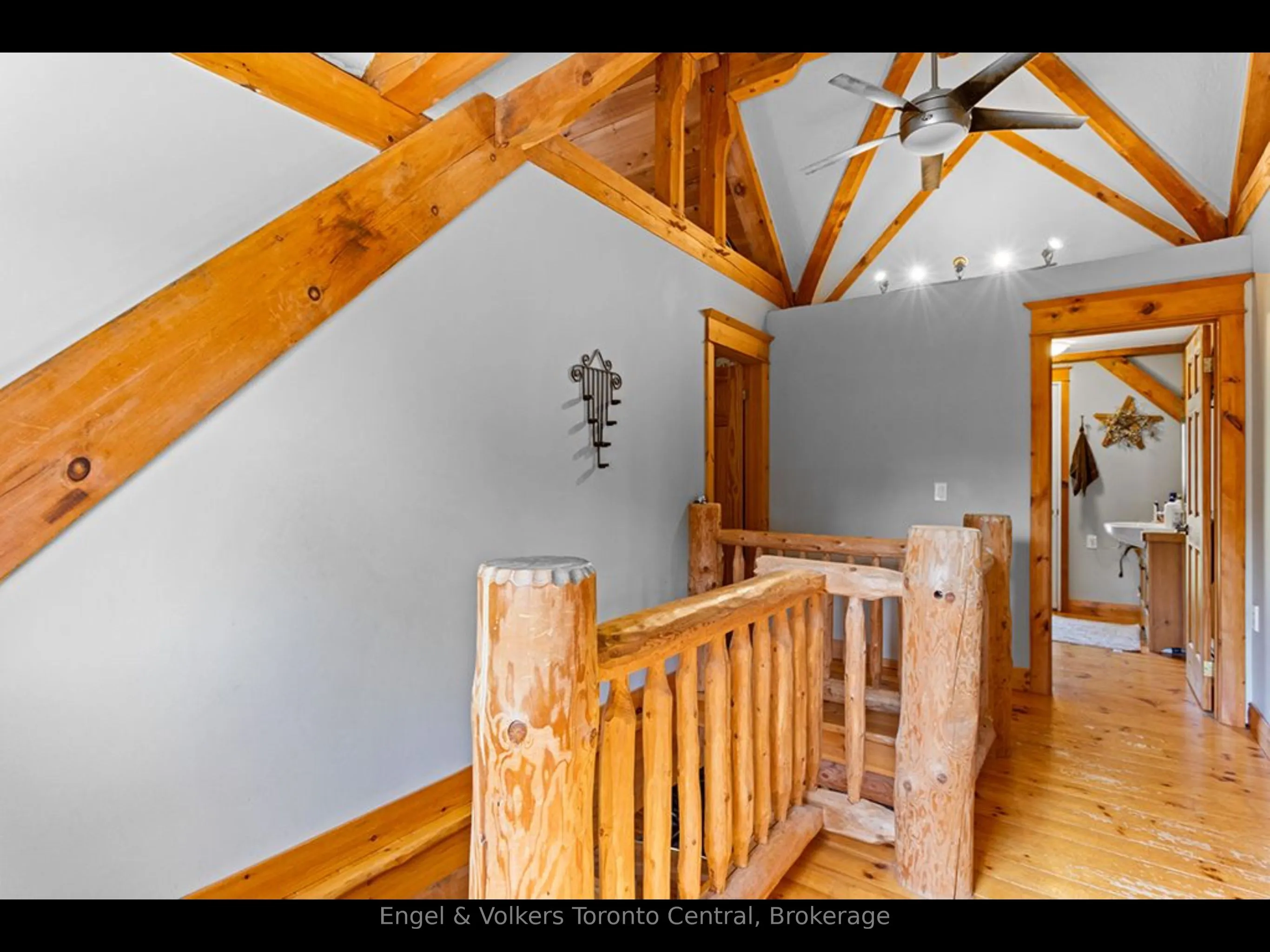 210 EAGLE Crescent
