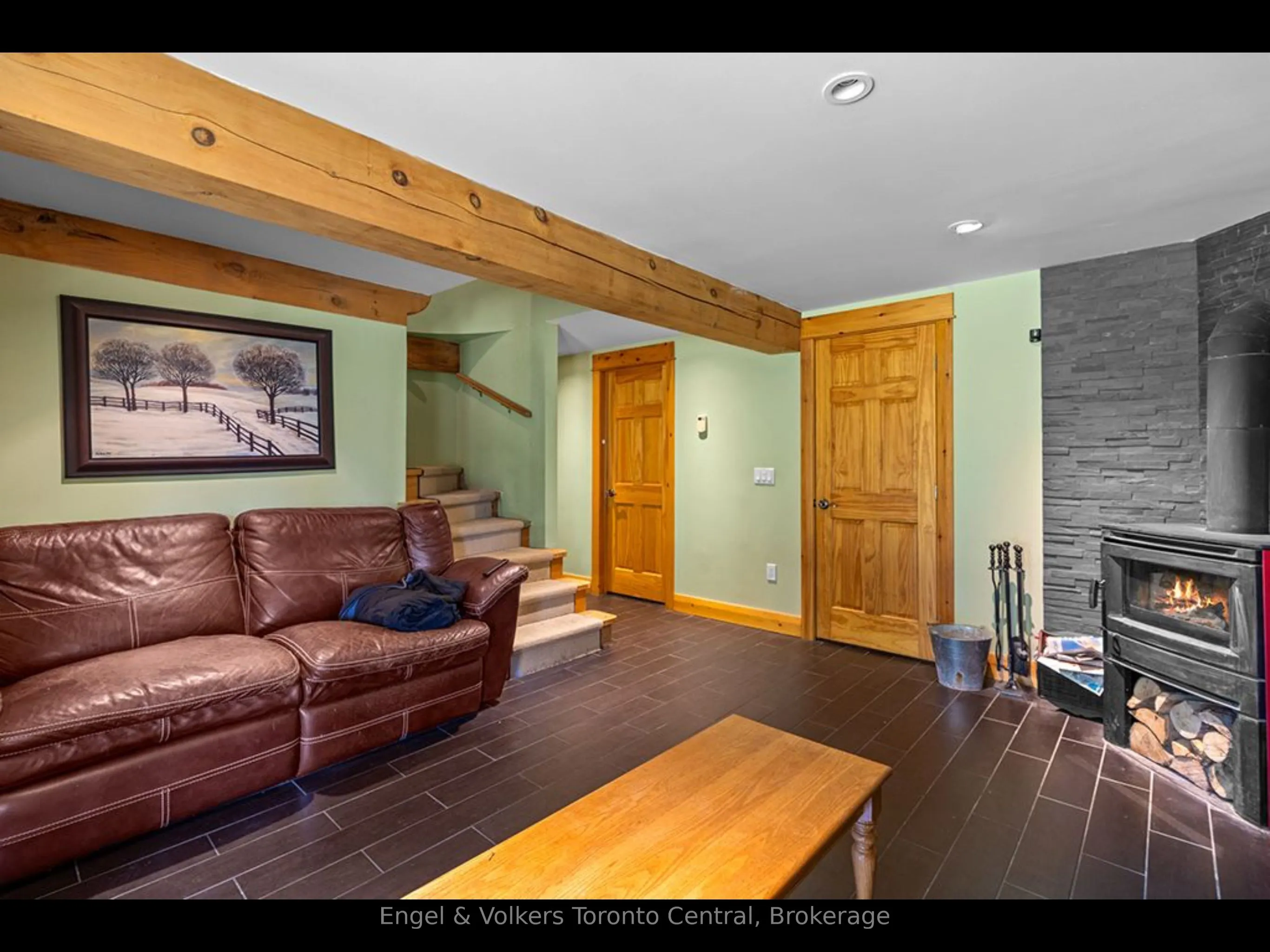 210 EAGLE Crescent