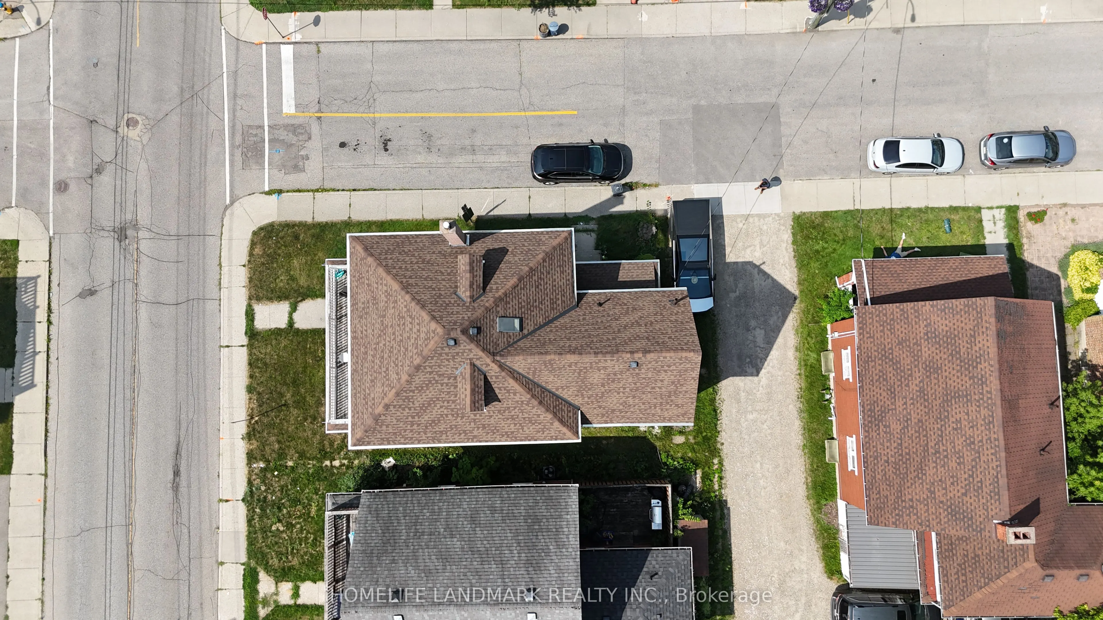 30 Regina Street N