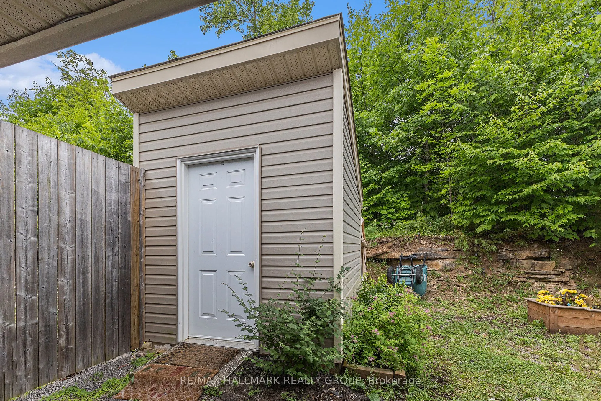 735 River Road