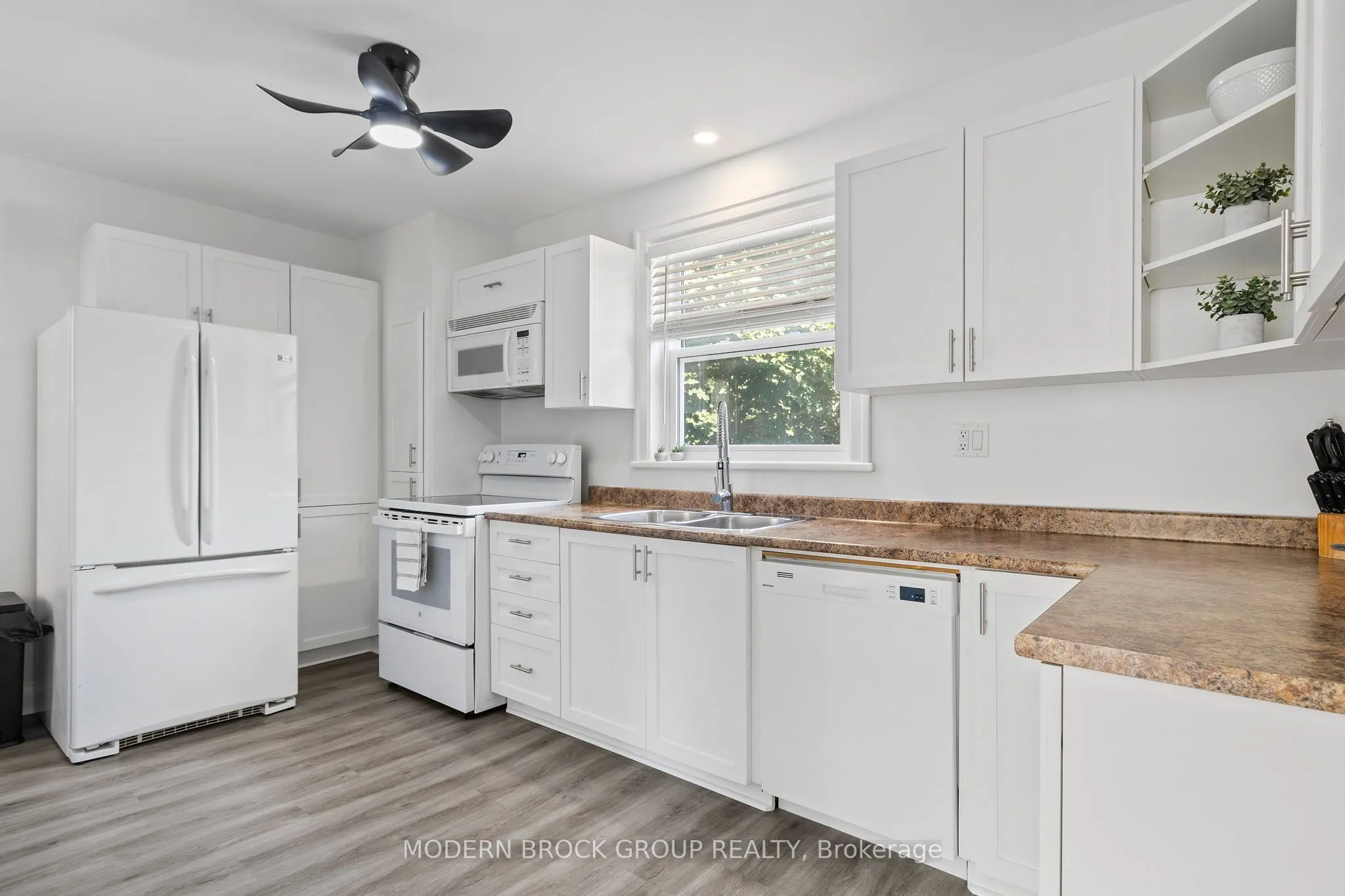 493 Dibble Street W