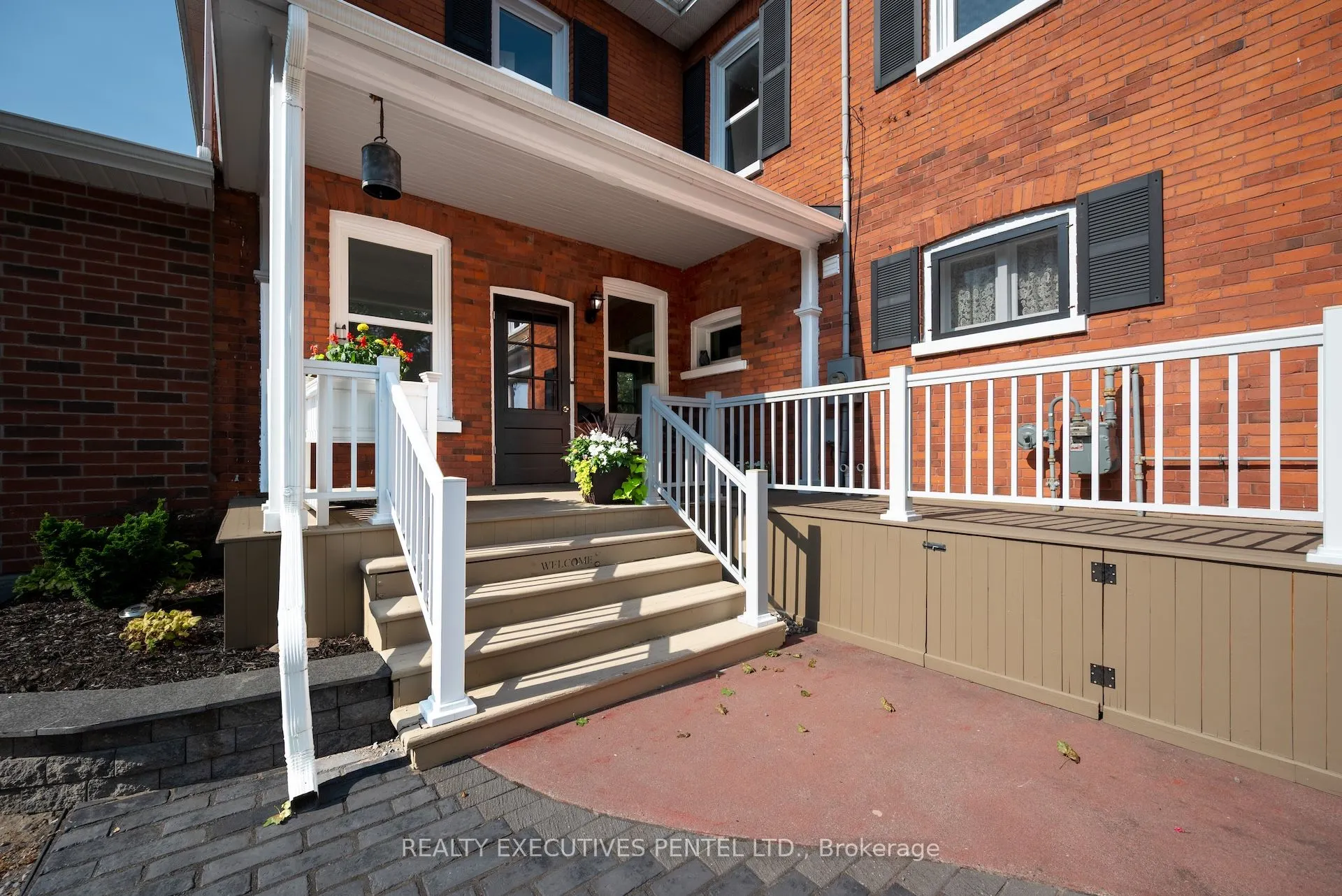 351 George St. Street
