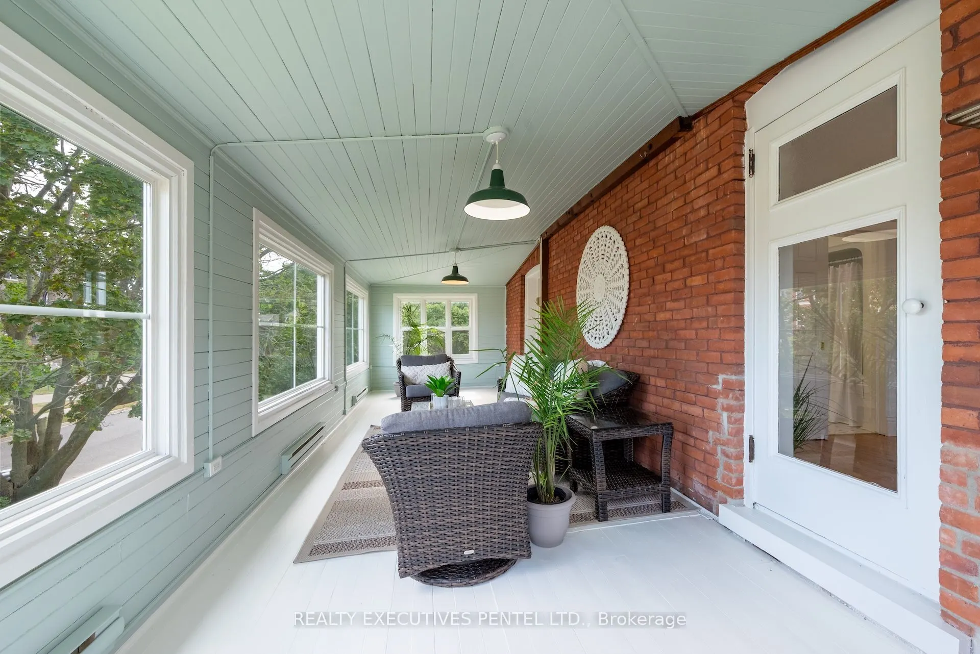 351 George St. Street