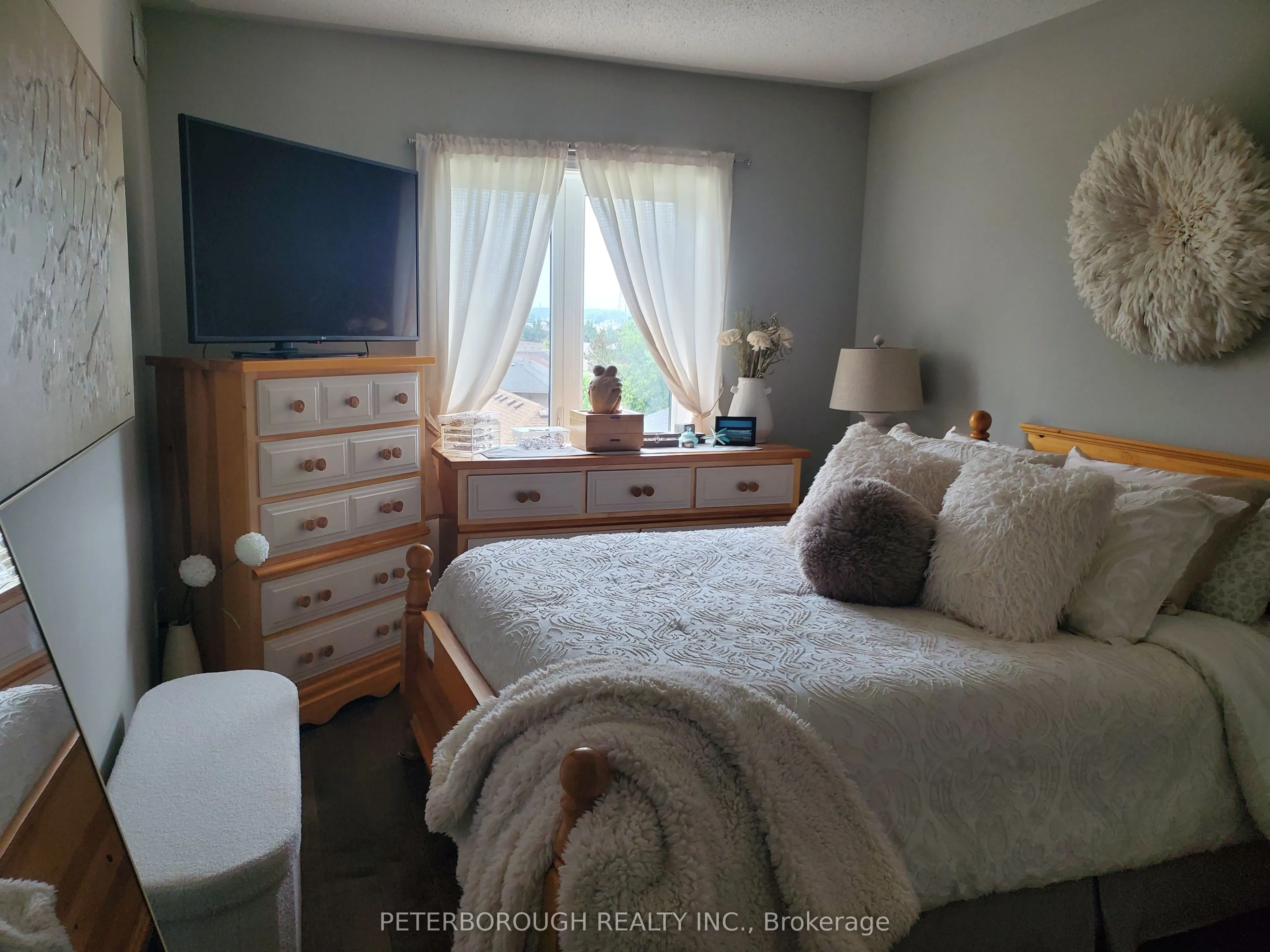 910 Wentworth Street, #301
