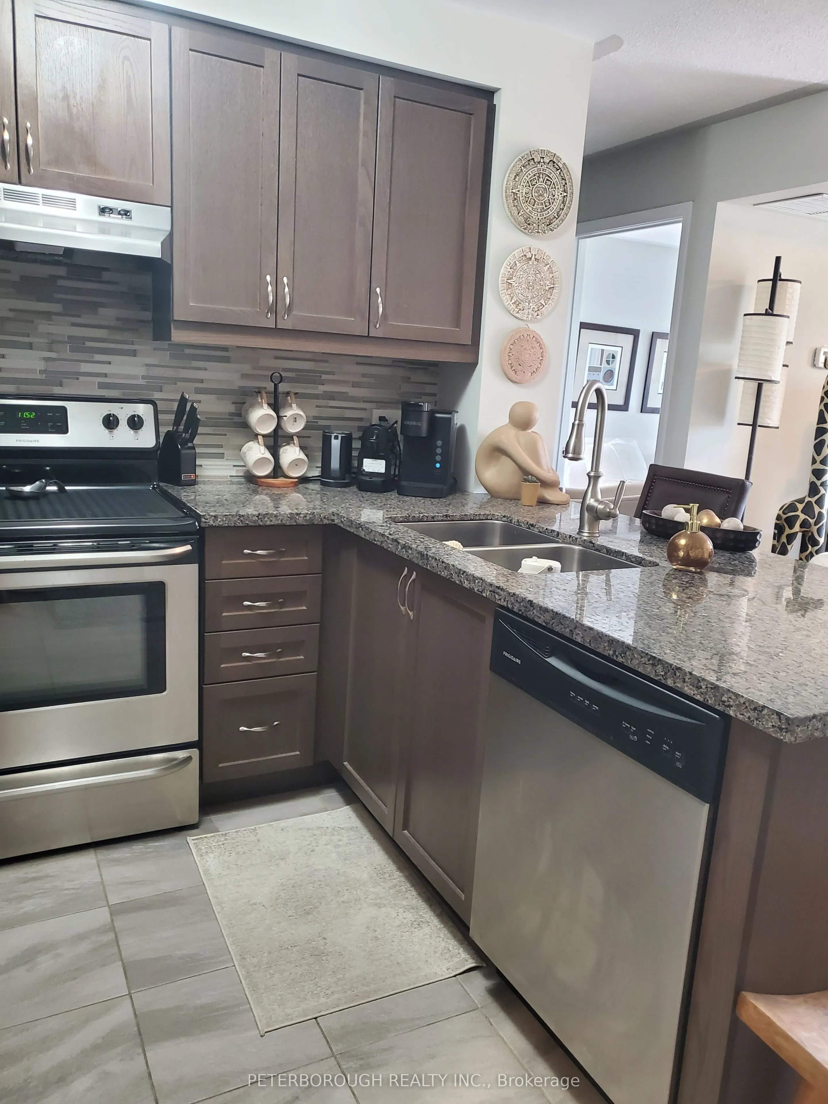 910 Wentworth Street, #301