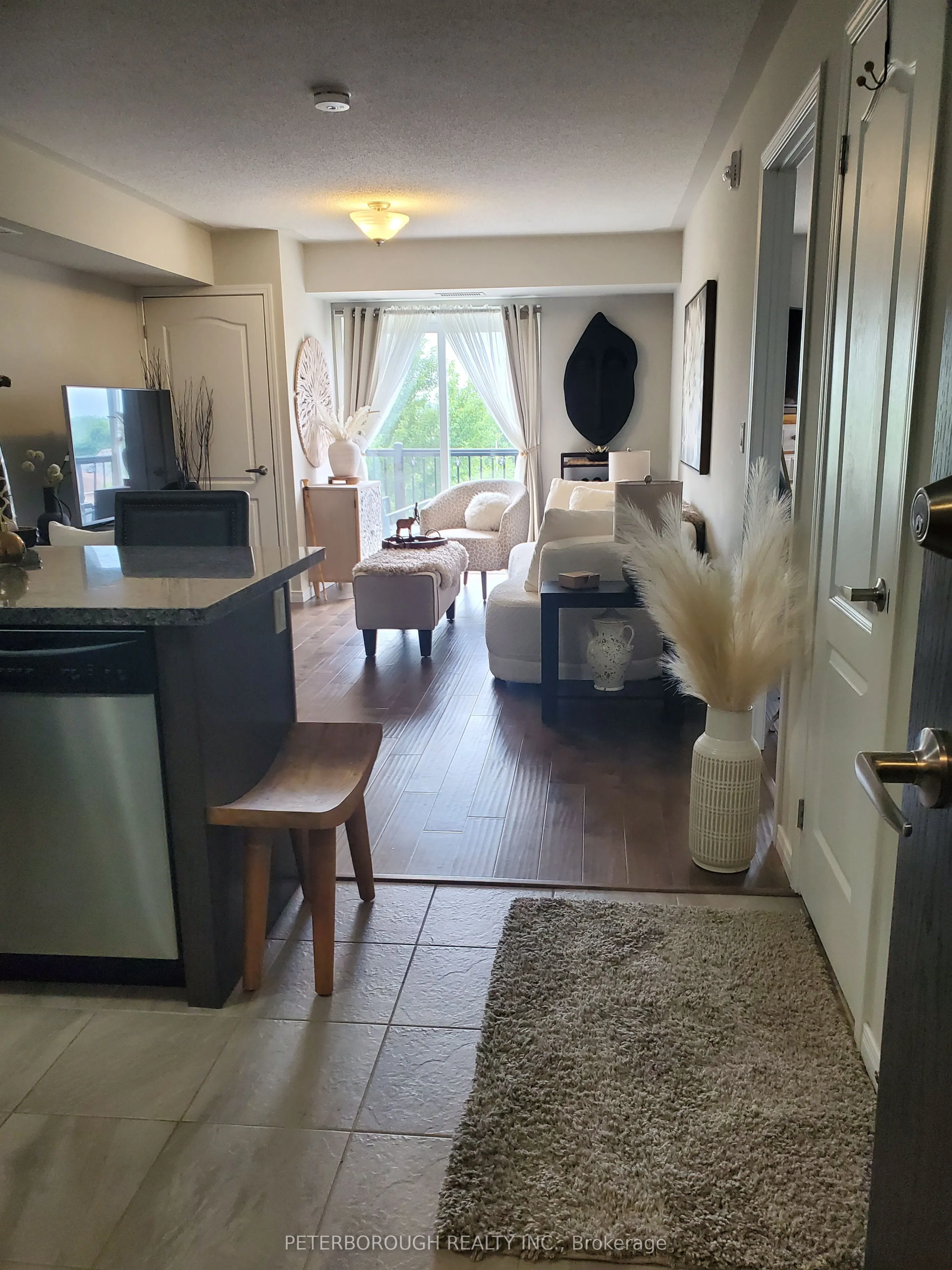 910 Wentworth Street, #301