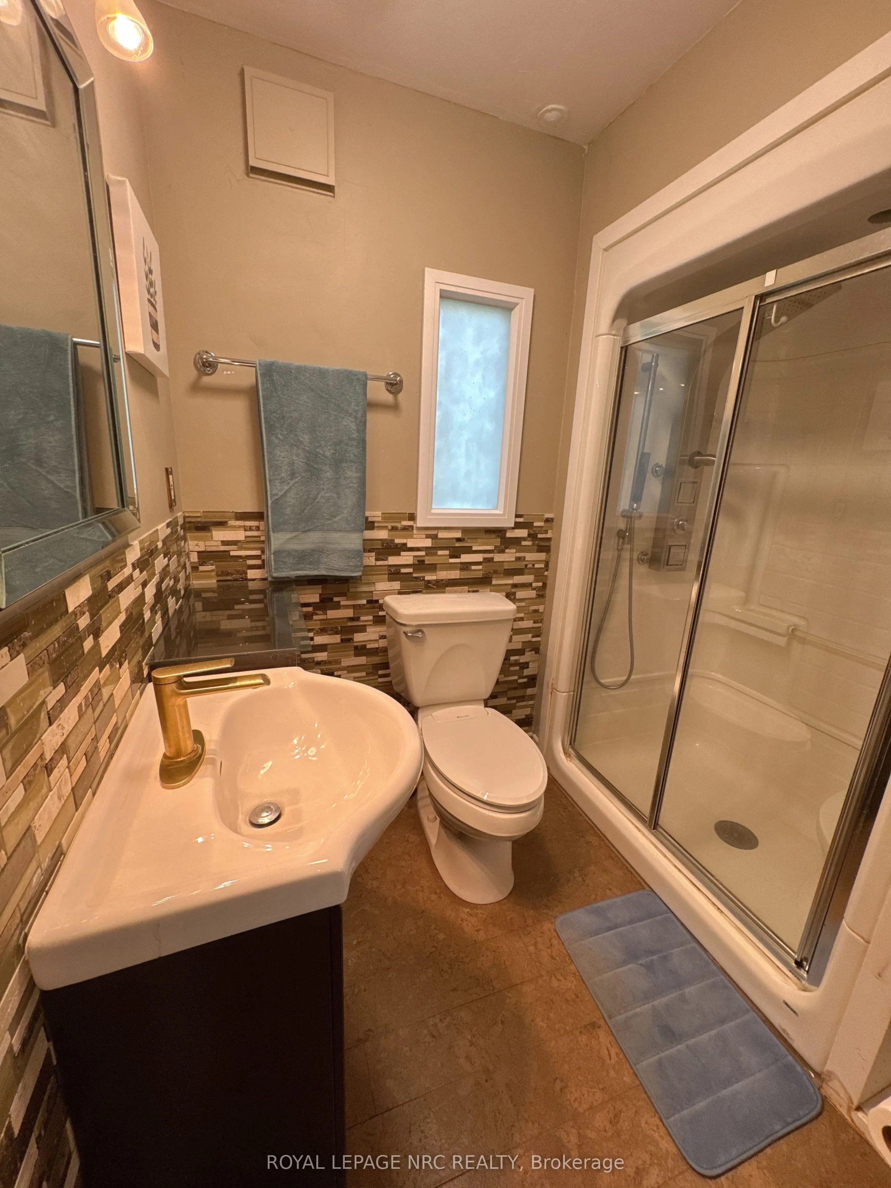 1233 Merrittville Highway
