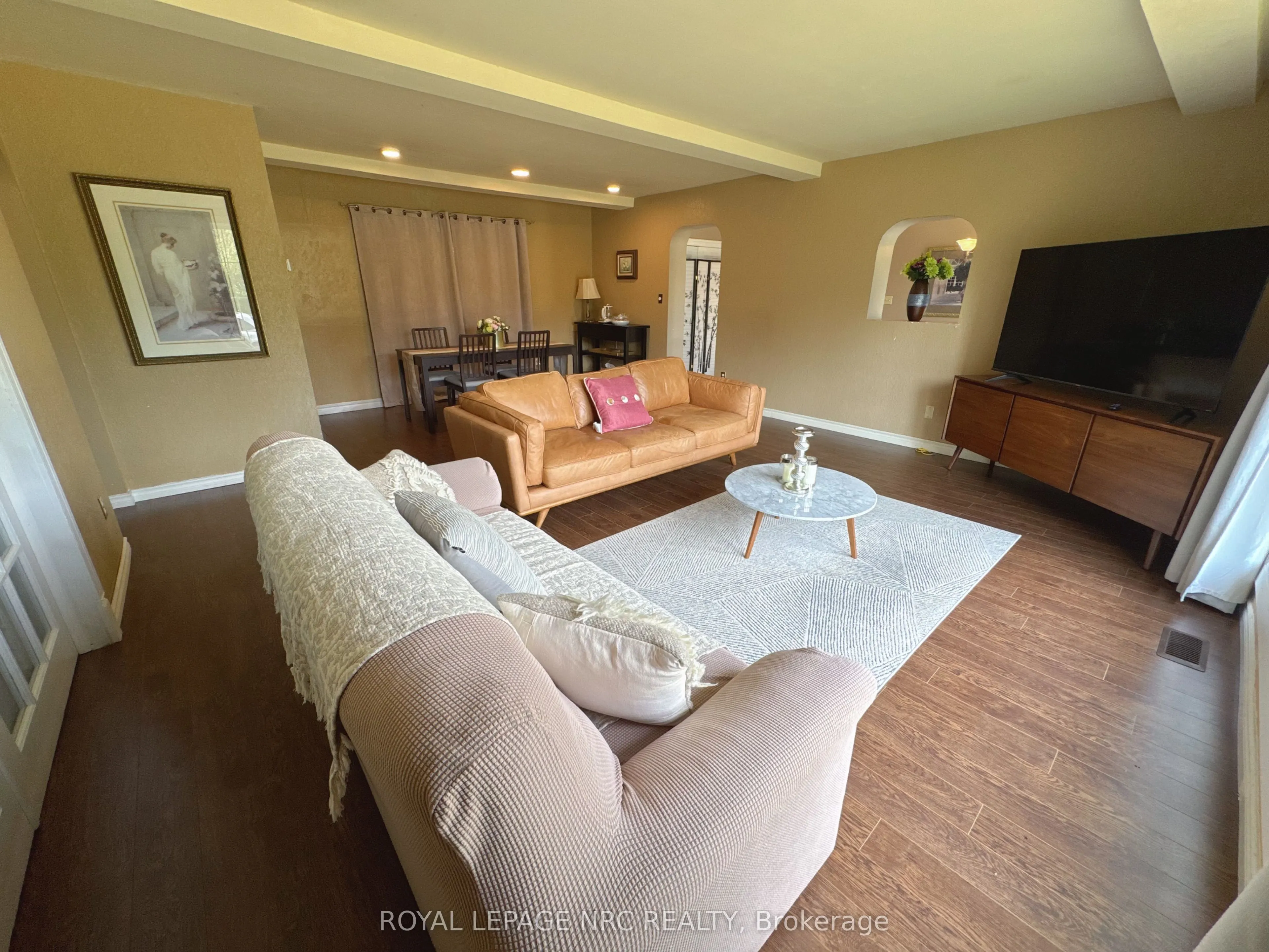 1233 Merrittville Highway