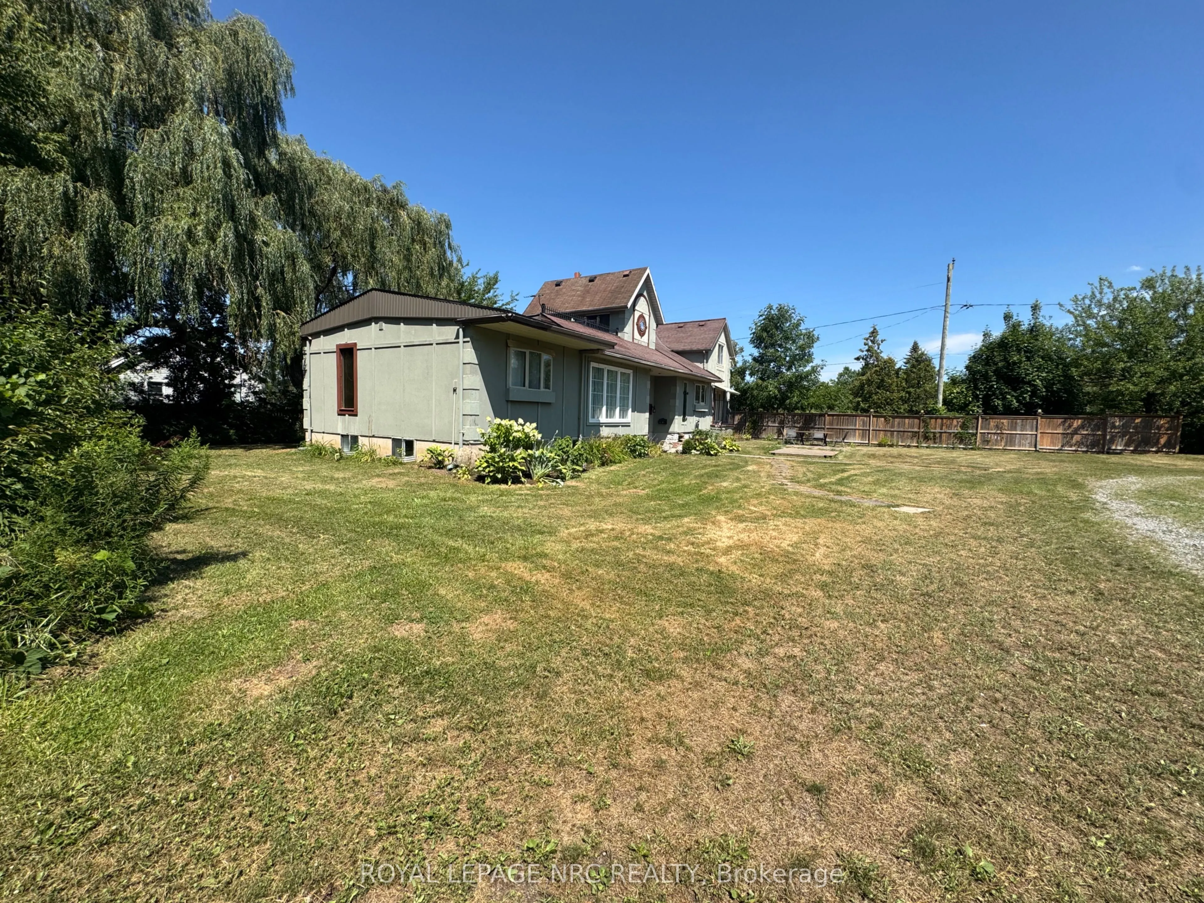 1233 Merrittville Highway