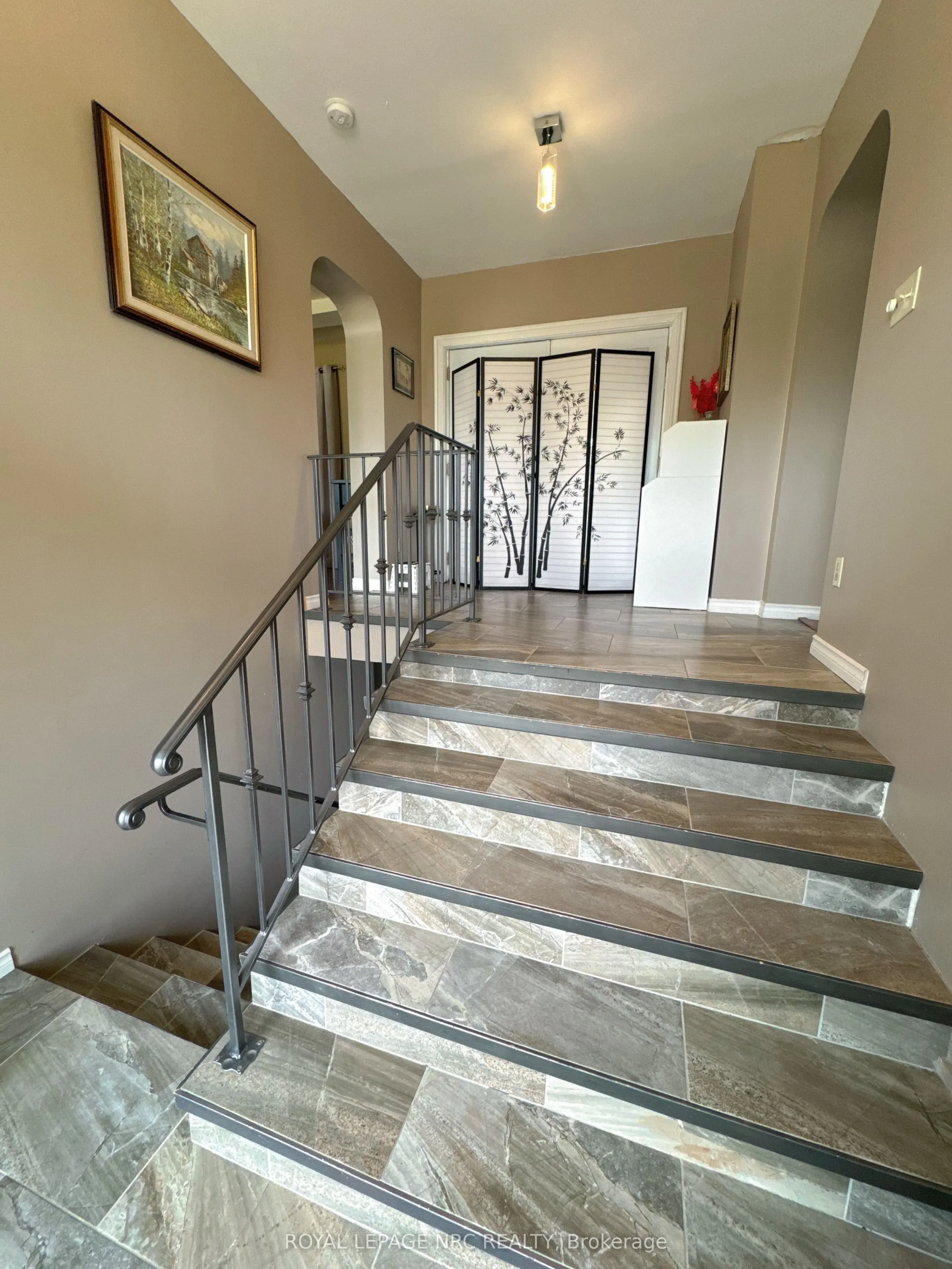 1233 Merrittville Highway