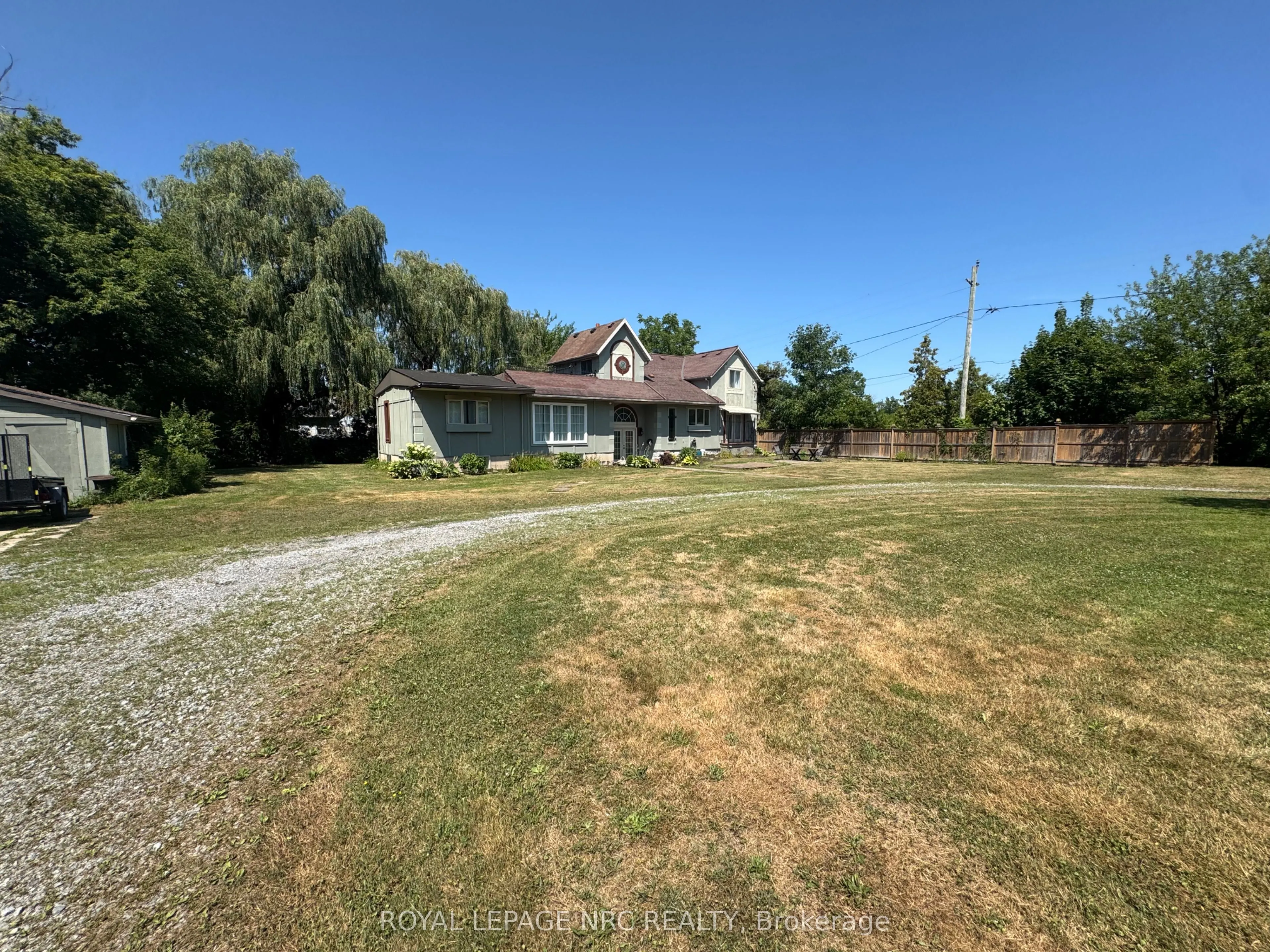 1233 Merrittville Highway