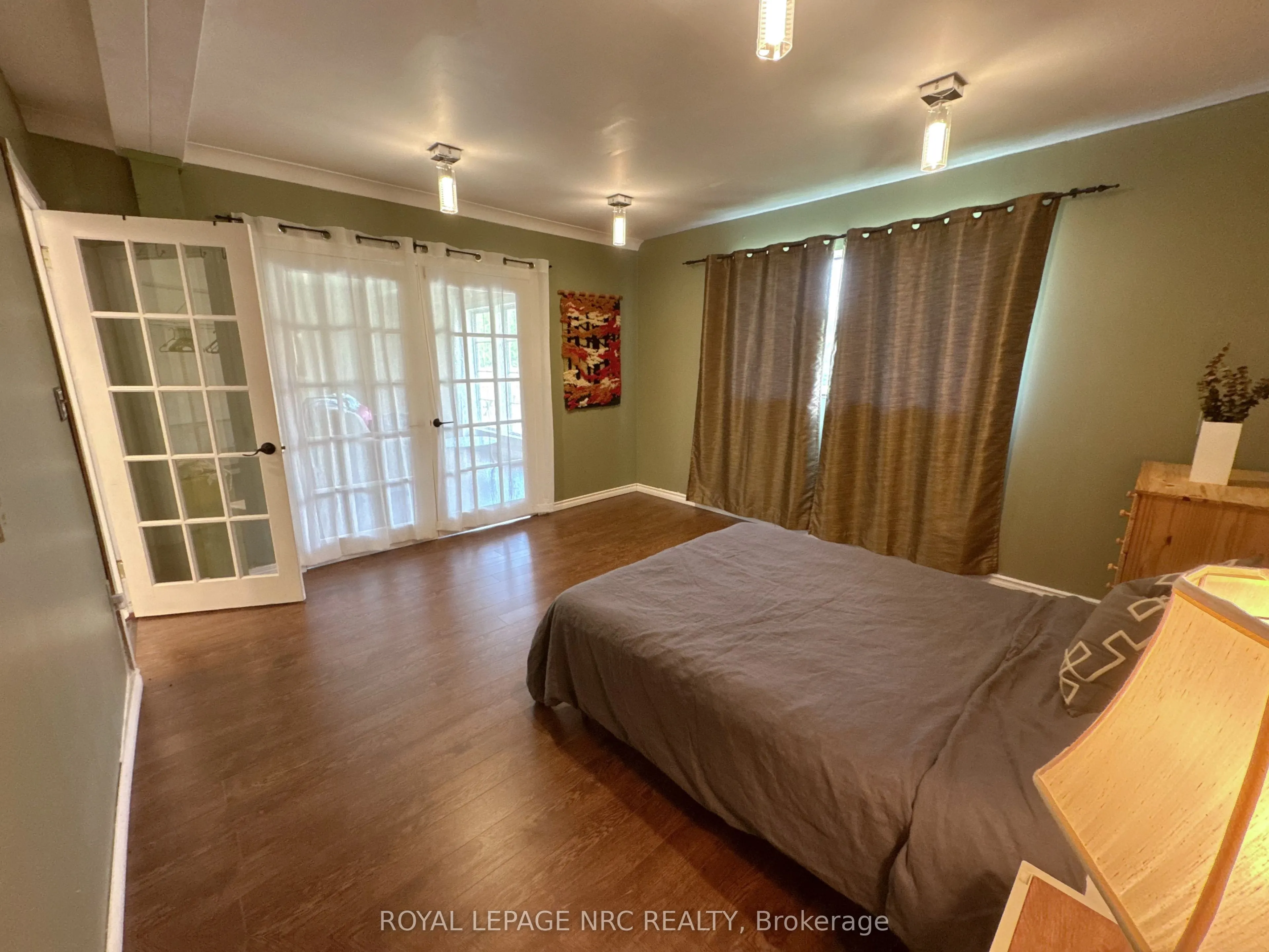 1233 Merrittville Highway
