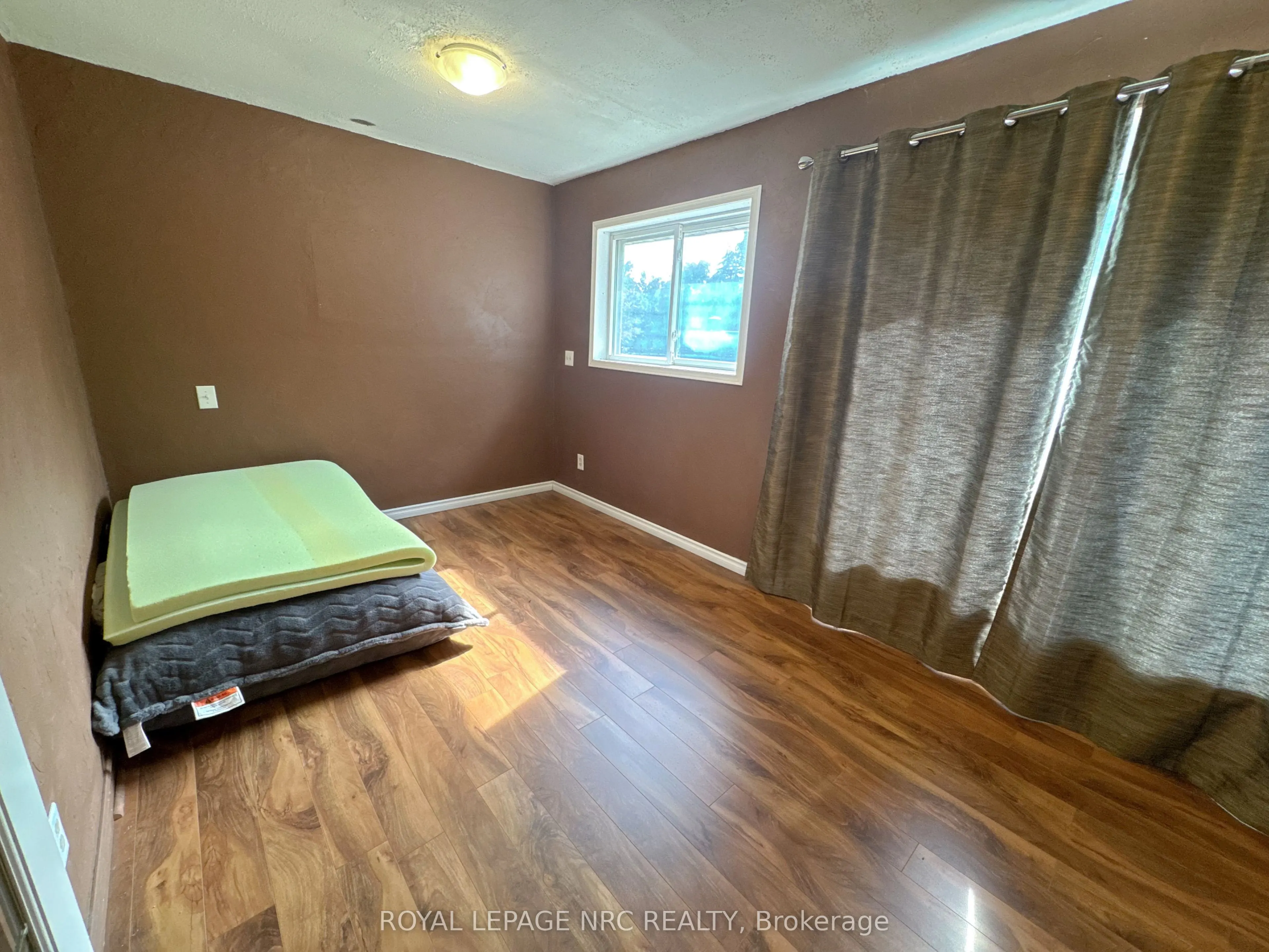1233 Merrittville Highway
