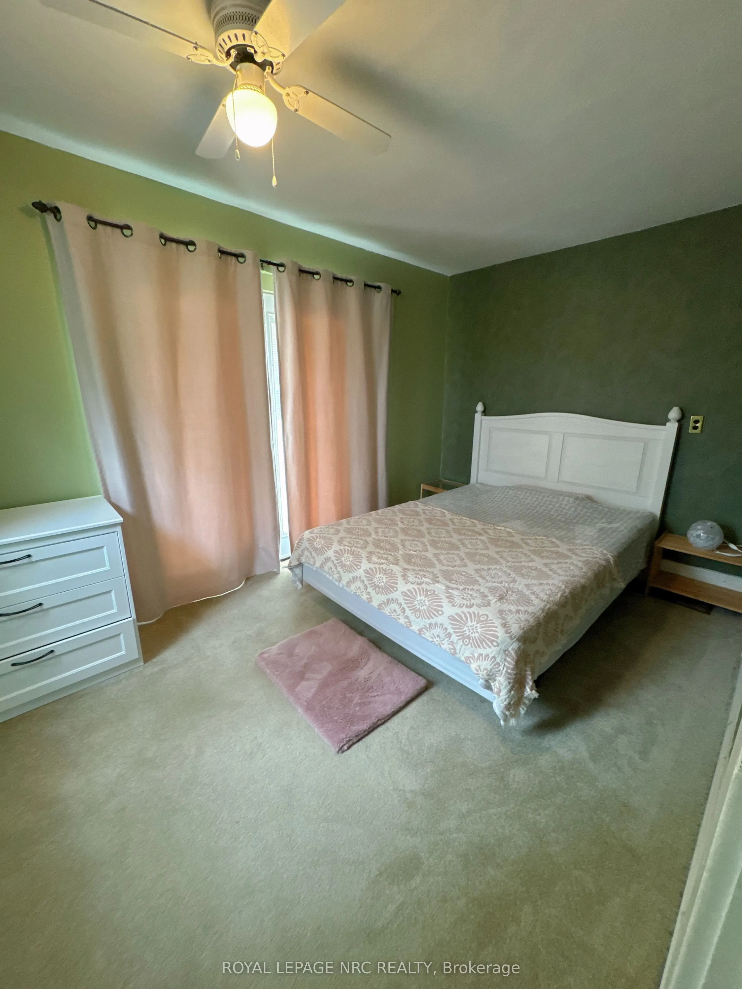 1233 Merrittville Highway