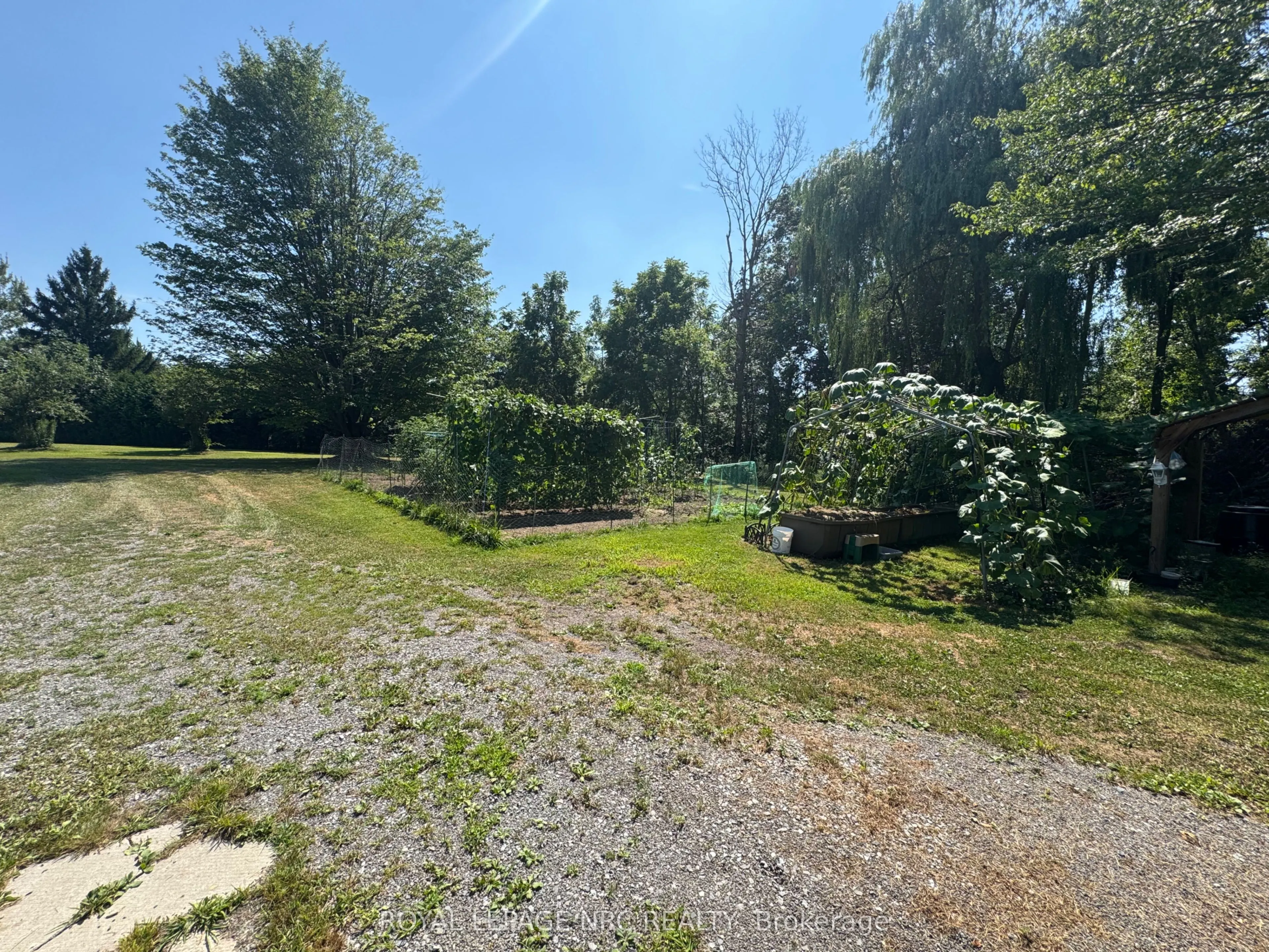 1233 Merrittville Highway