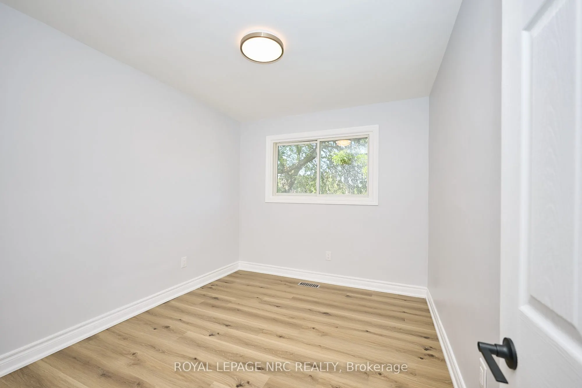 22 Oakridge Avenue