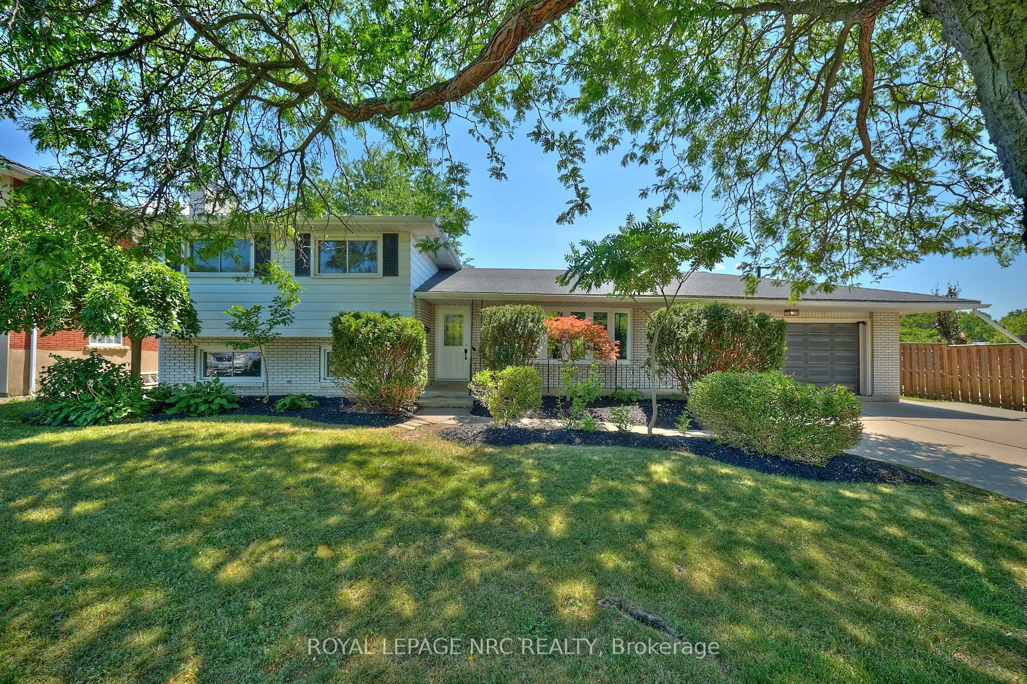22 Oakridge Avenue