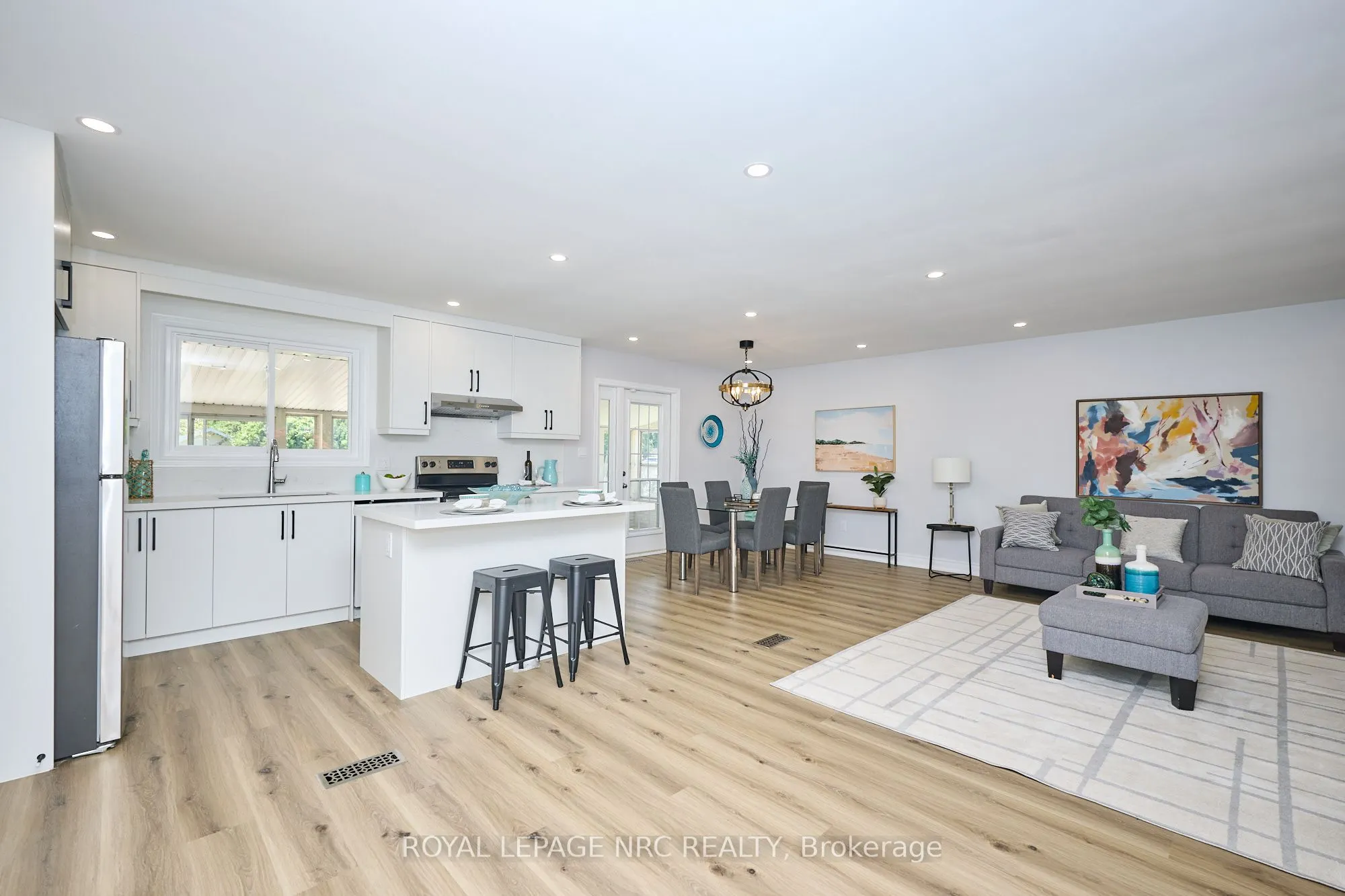 22 Oakridge Avenue