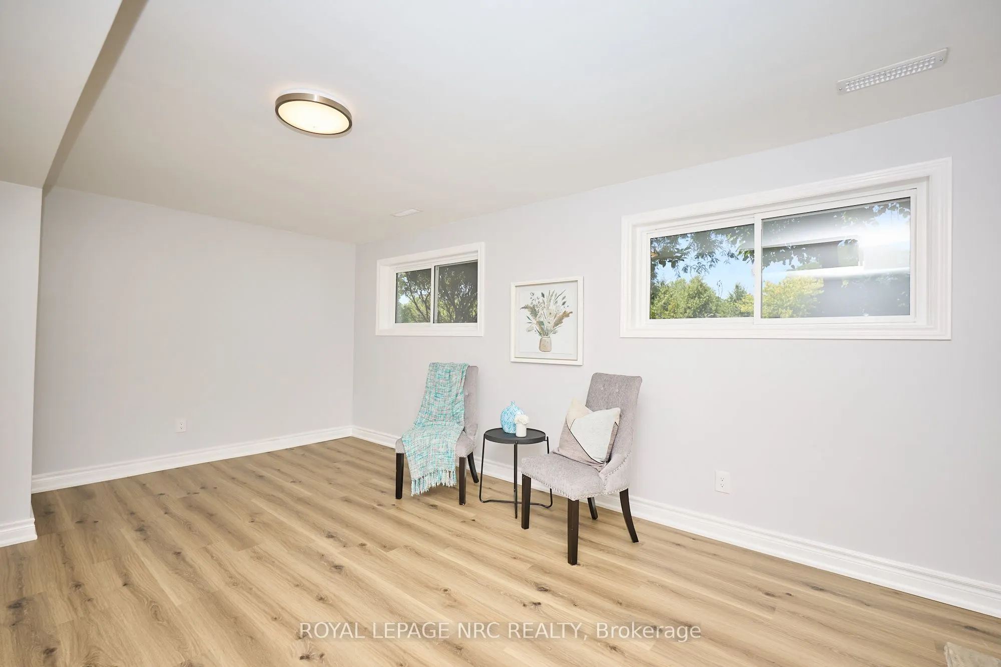 22 Oakridge Avenue