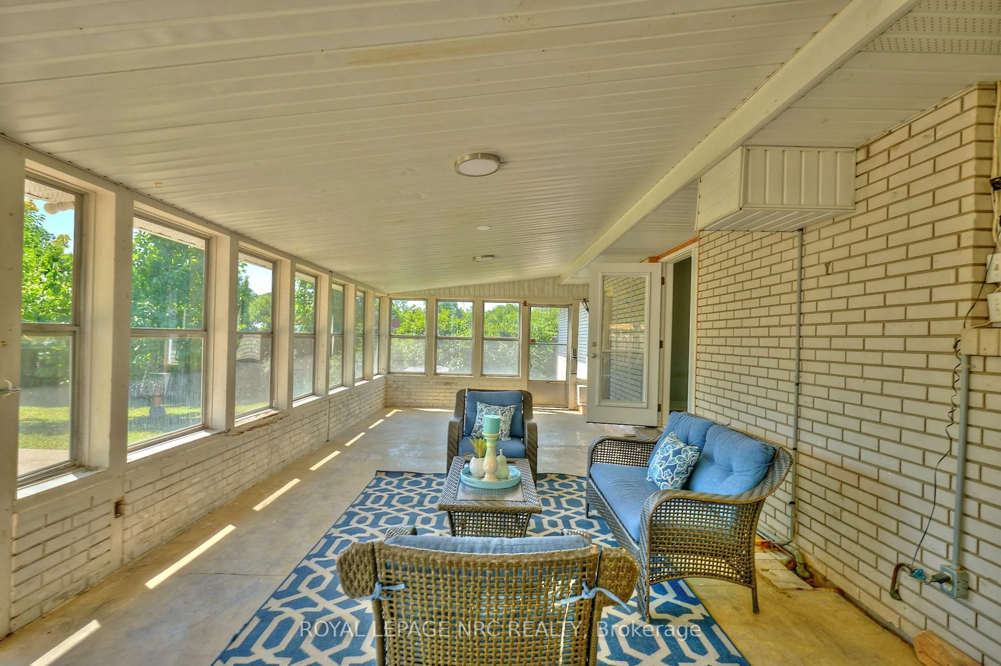 22 Oakridge Avenue