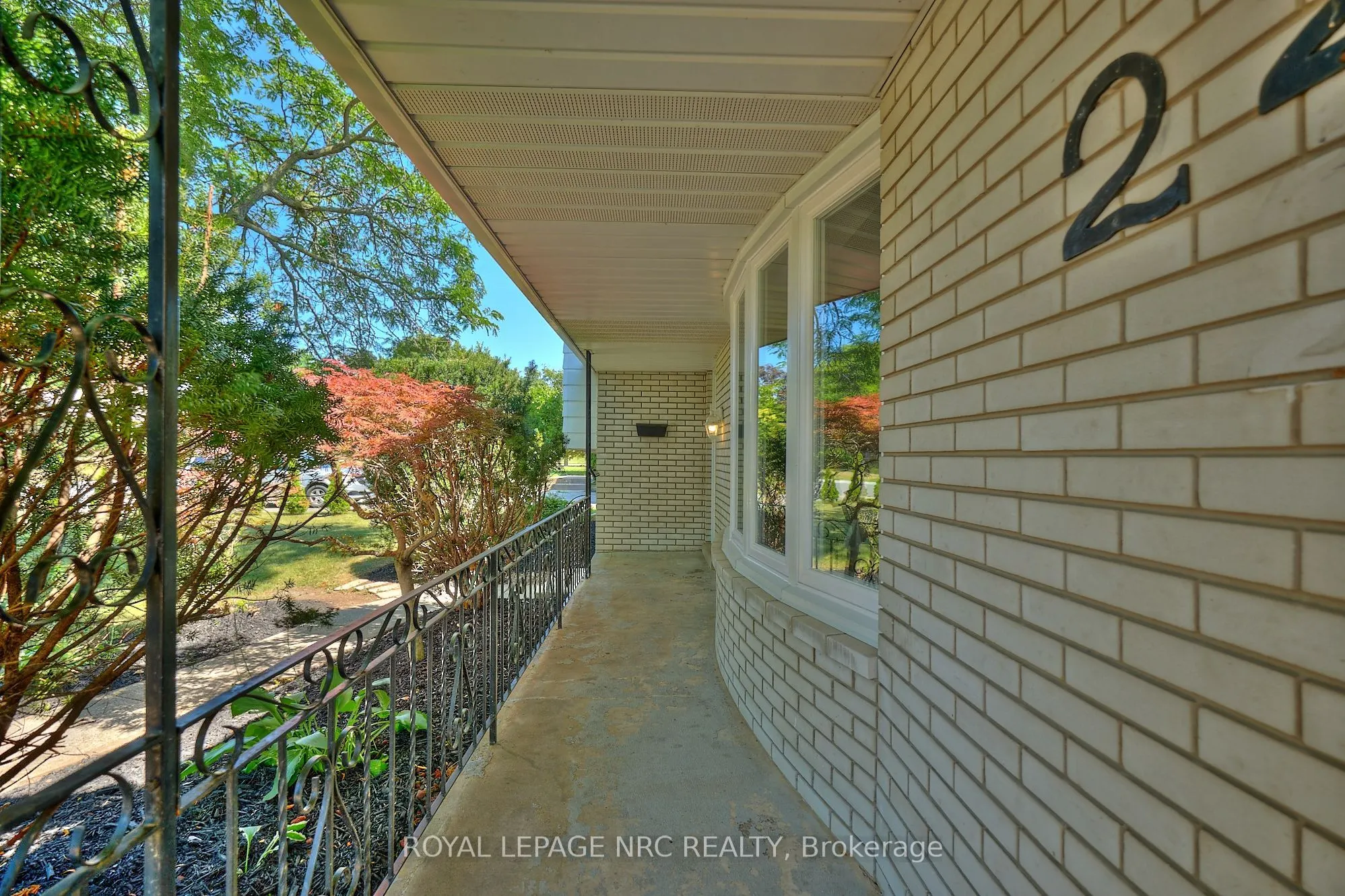 22 Oakridge Avenue