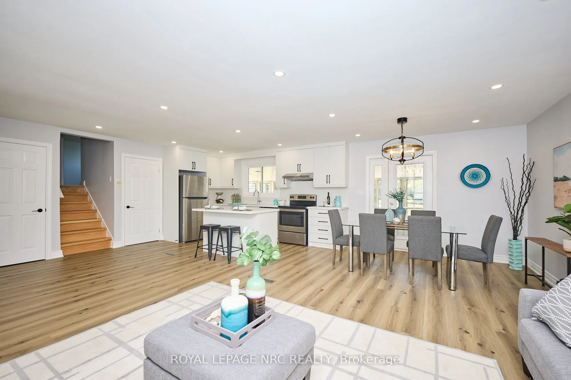 22 Oakridge Avenue