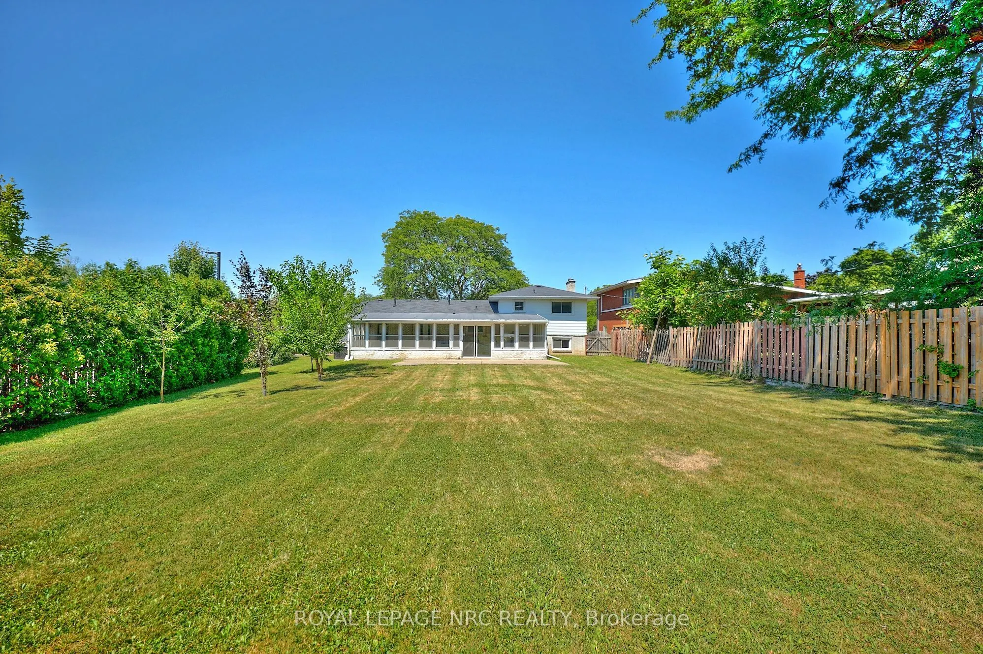 22 Oakridge Avenue