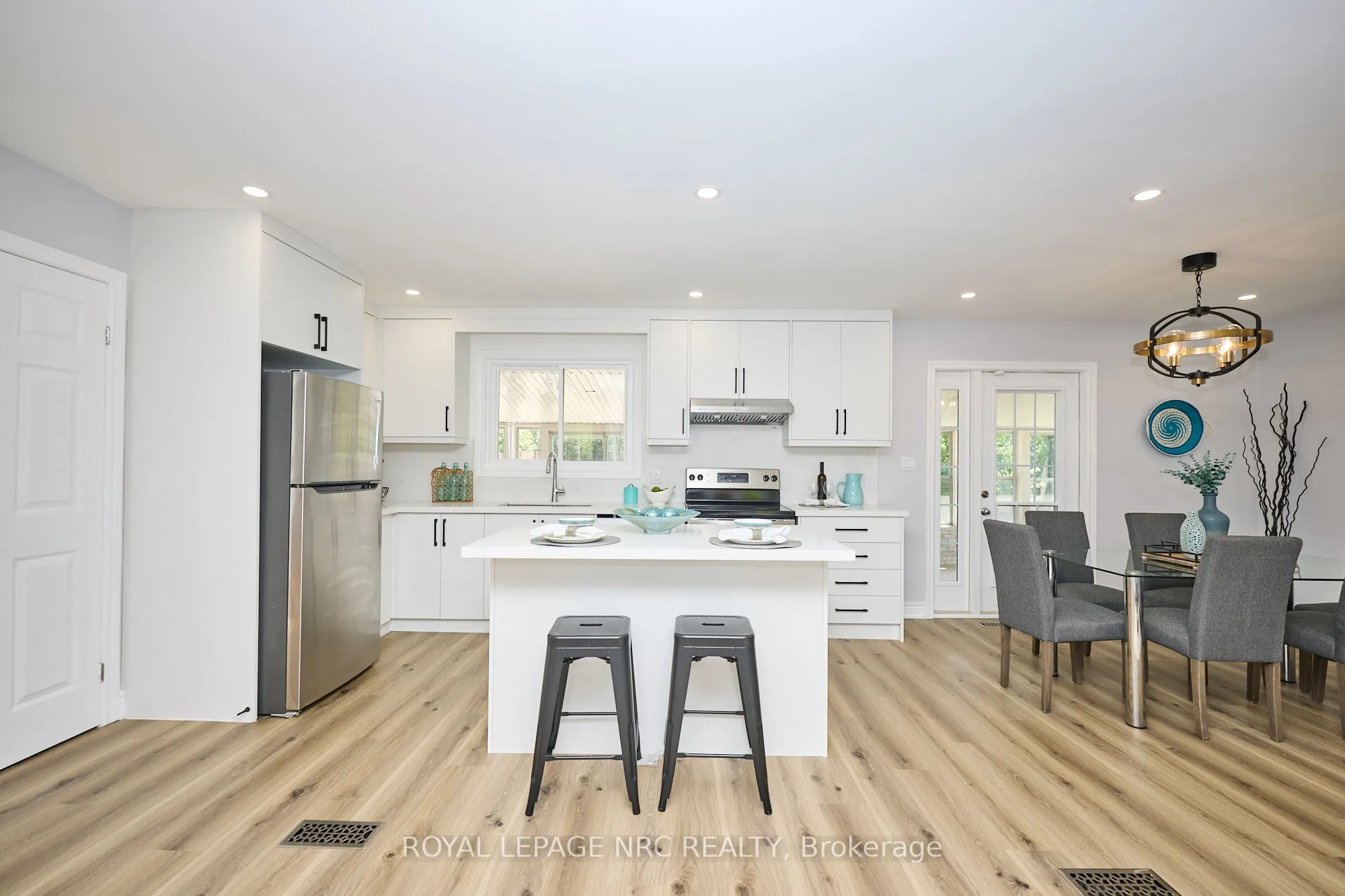 22 Oakridge Avenue