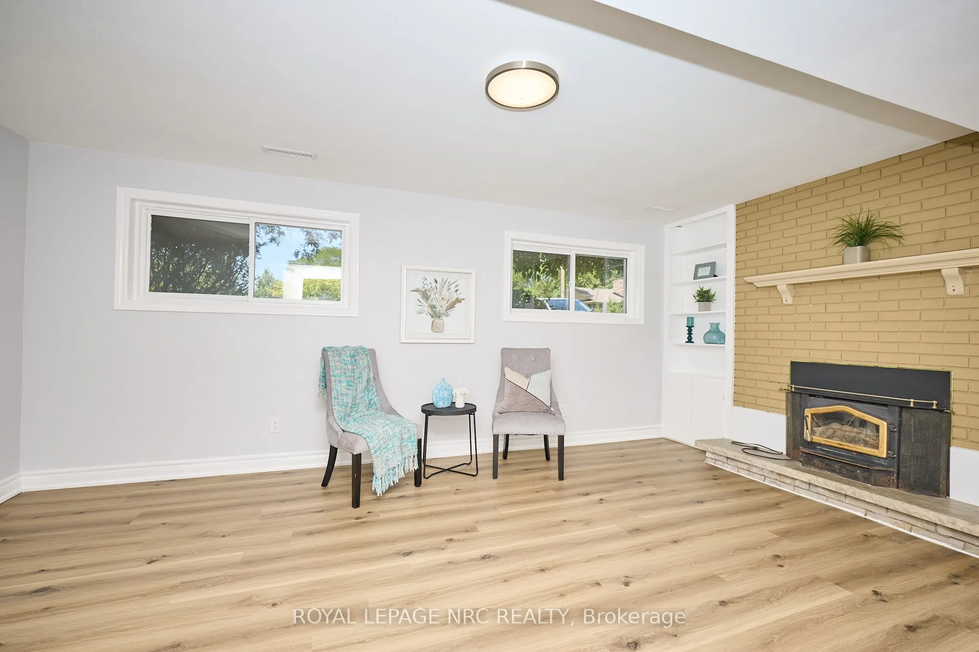 22 Oakridge Avenue