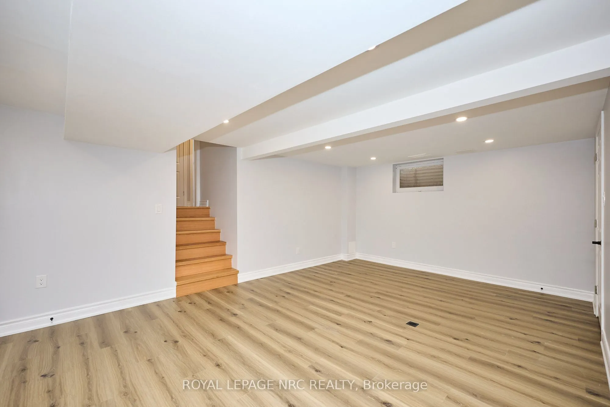 22 Oakridge Avenue