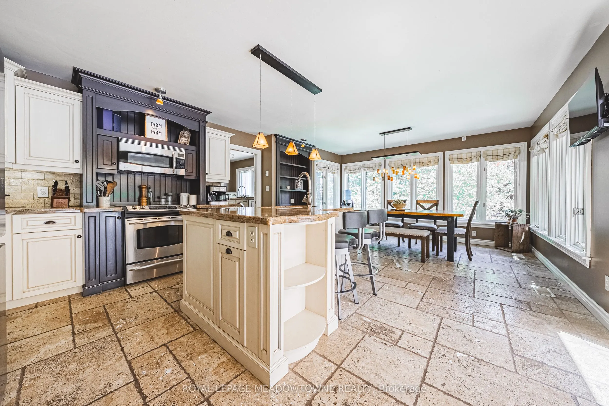 2368 #17 Haldimand Road