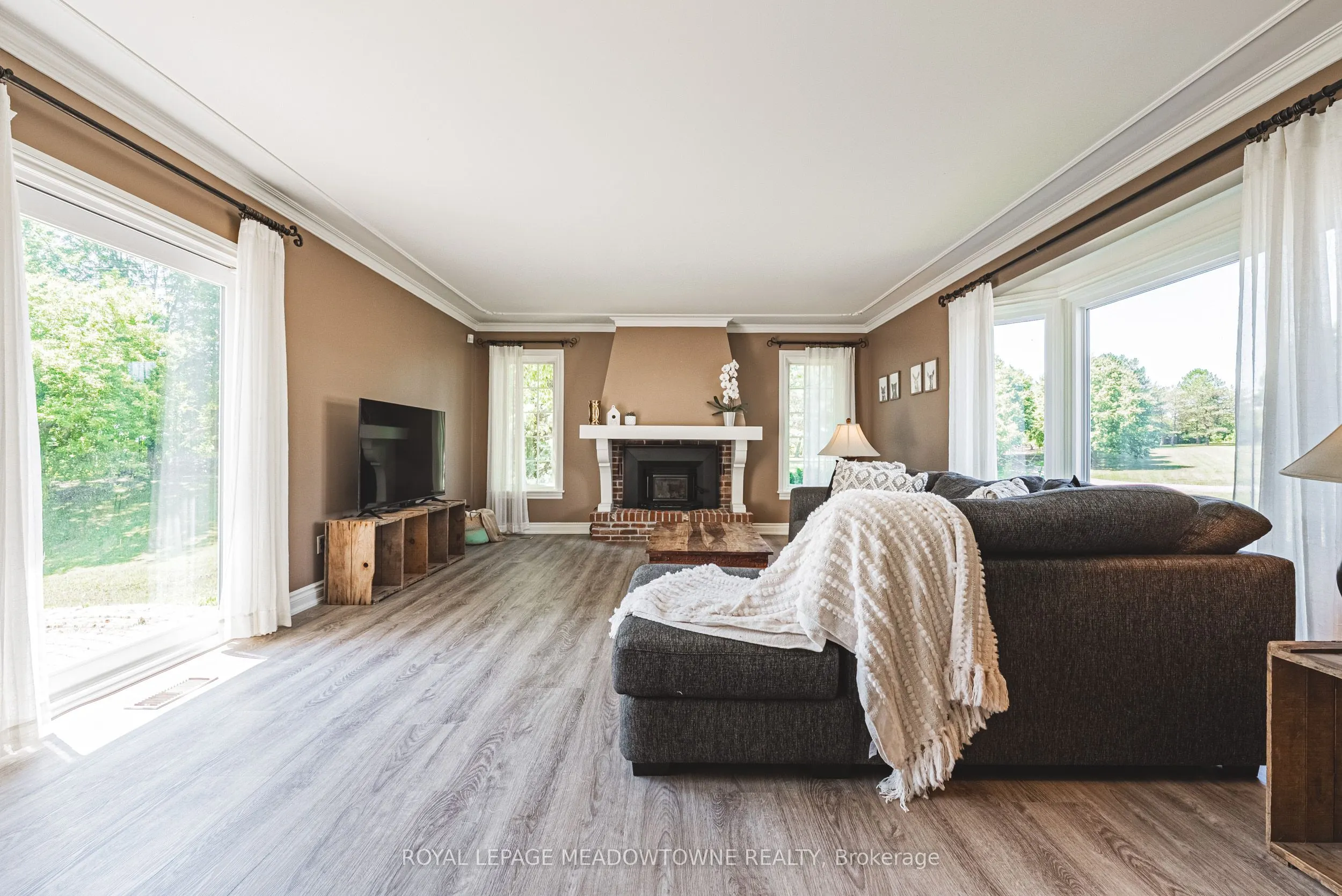 2368 #17 Haldimand Road