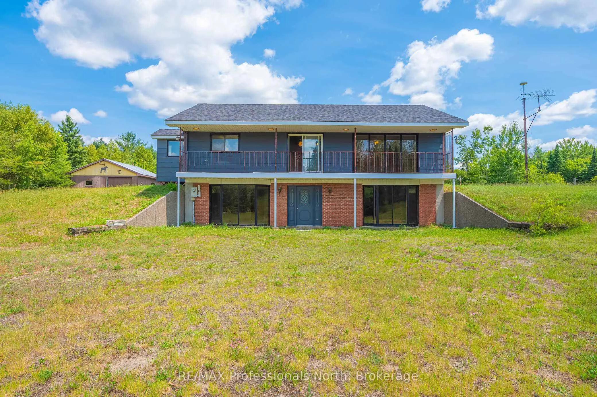 3204 Gelert Road