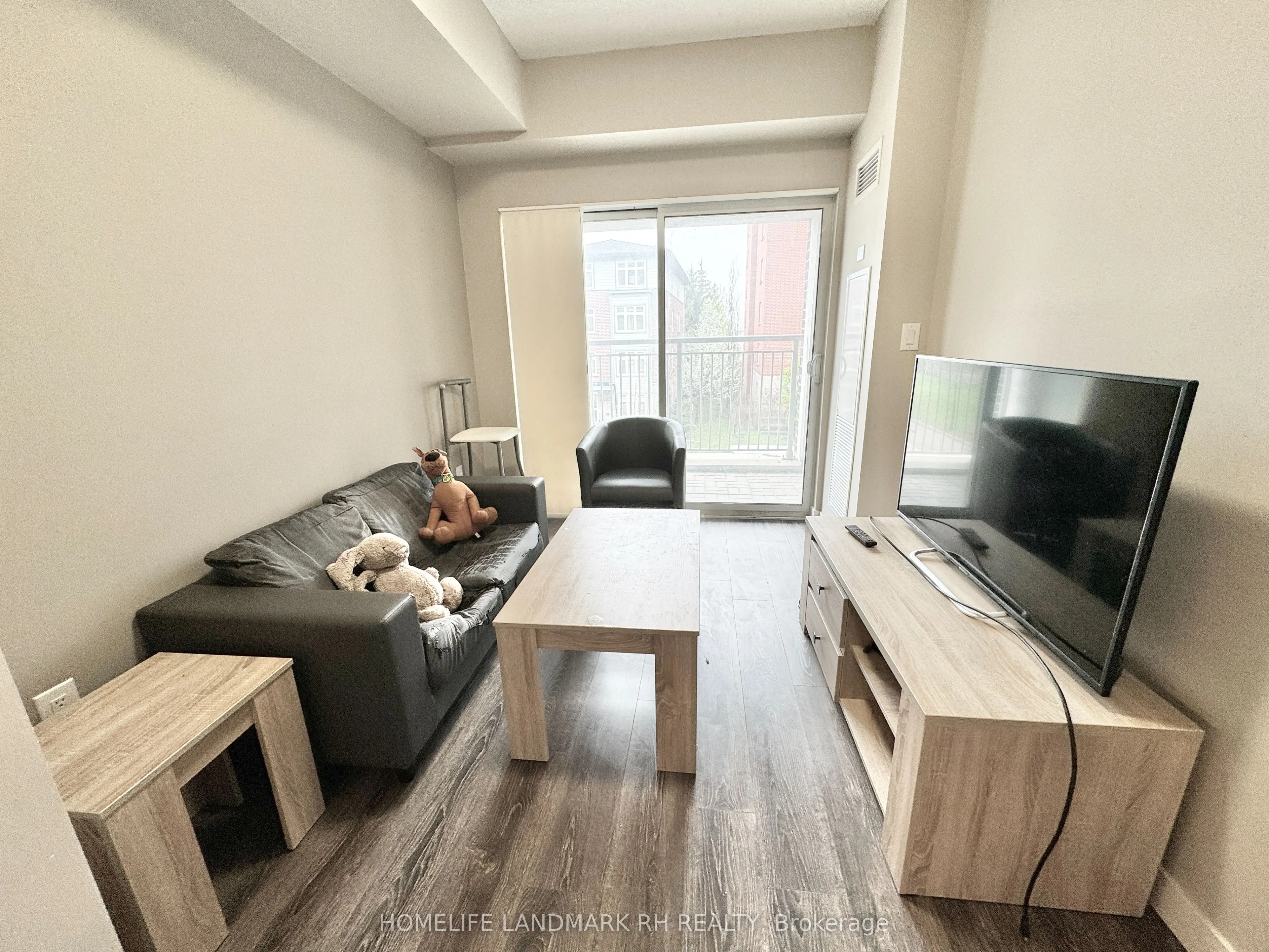 280 Lester Street, #210
