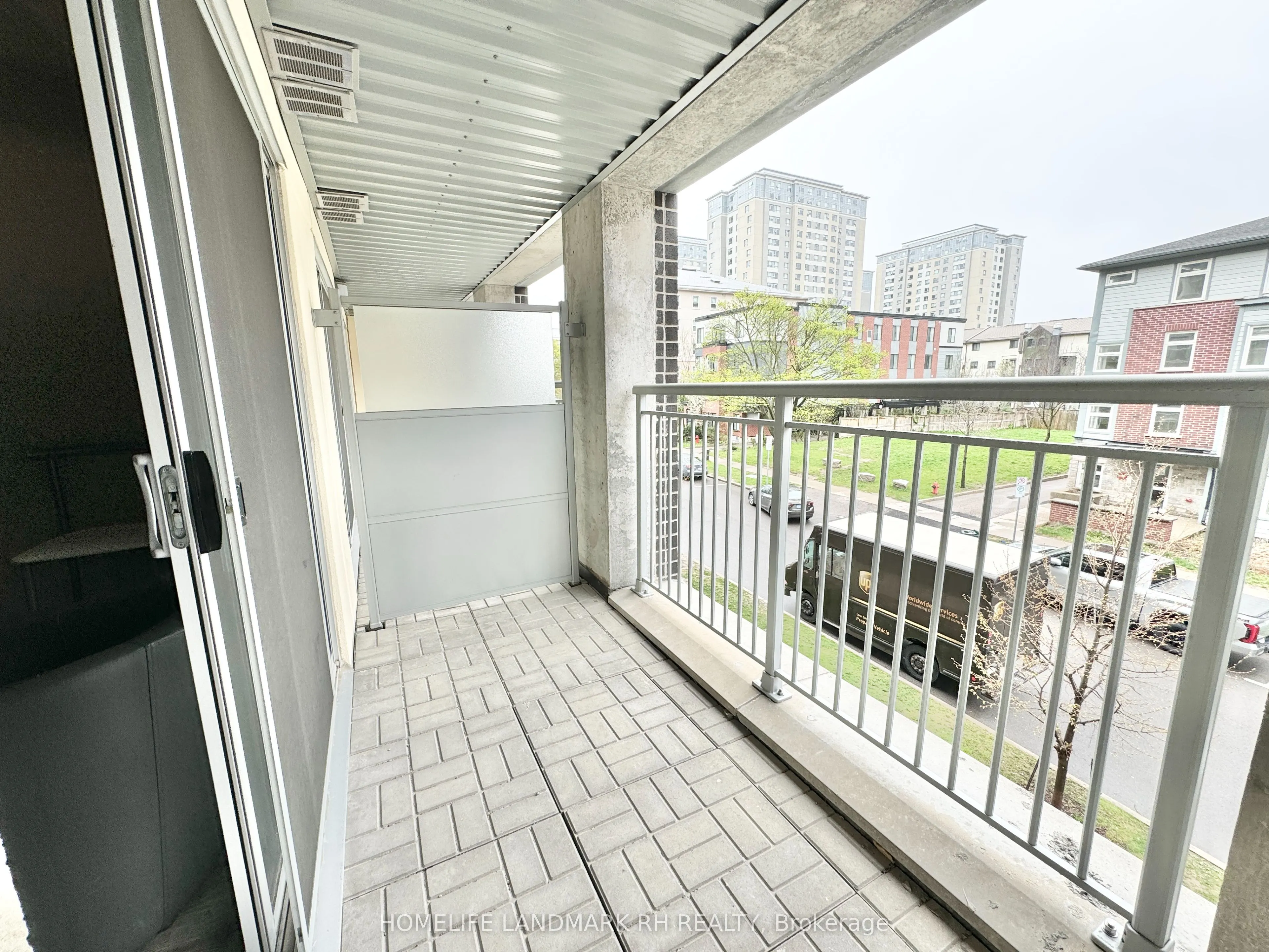 280 Lester Street, #210