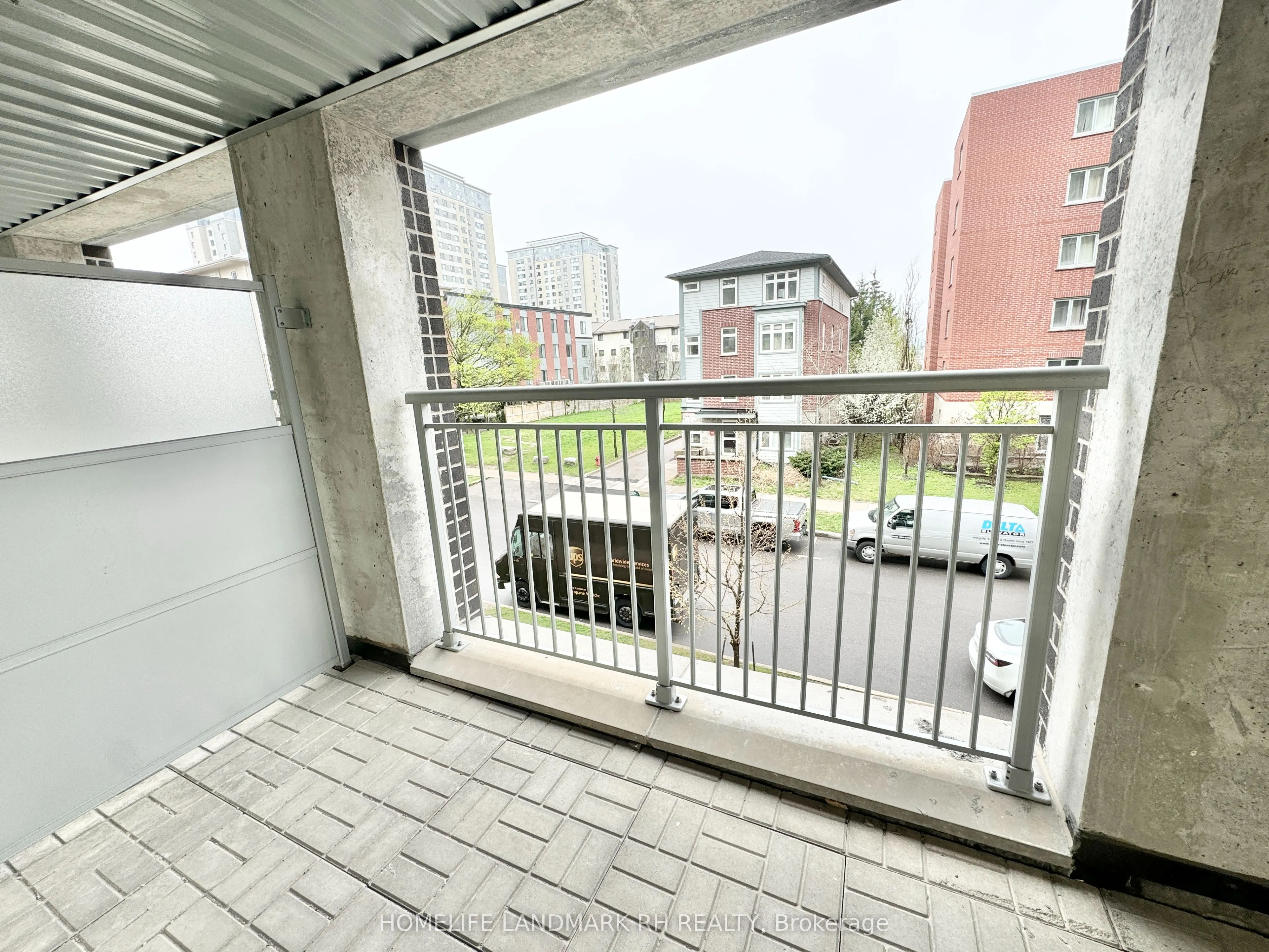 280 Lester Street, #210