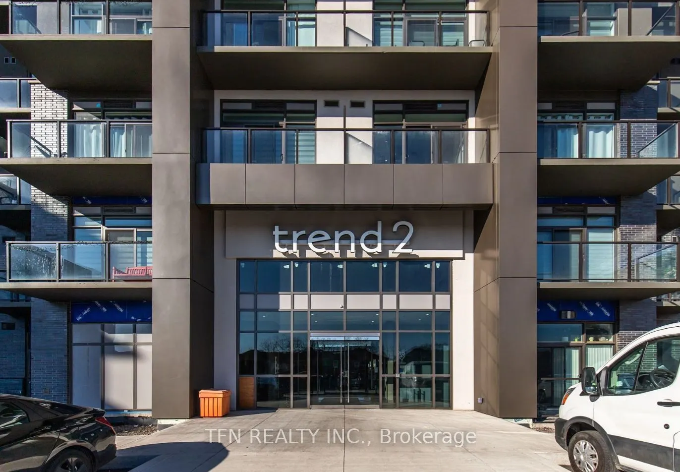 460 Dundas Street E, #121