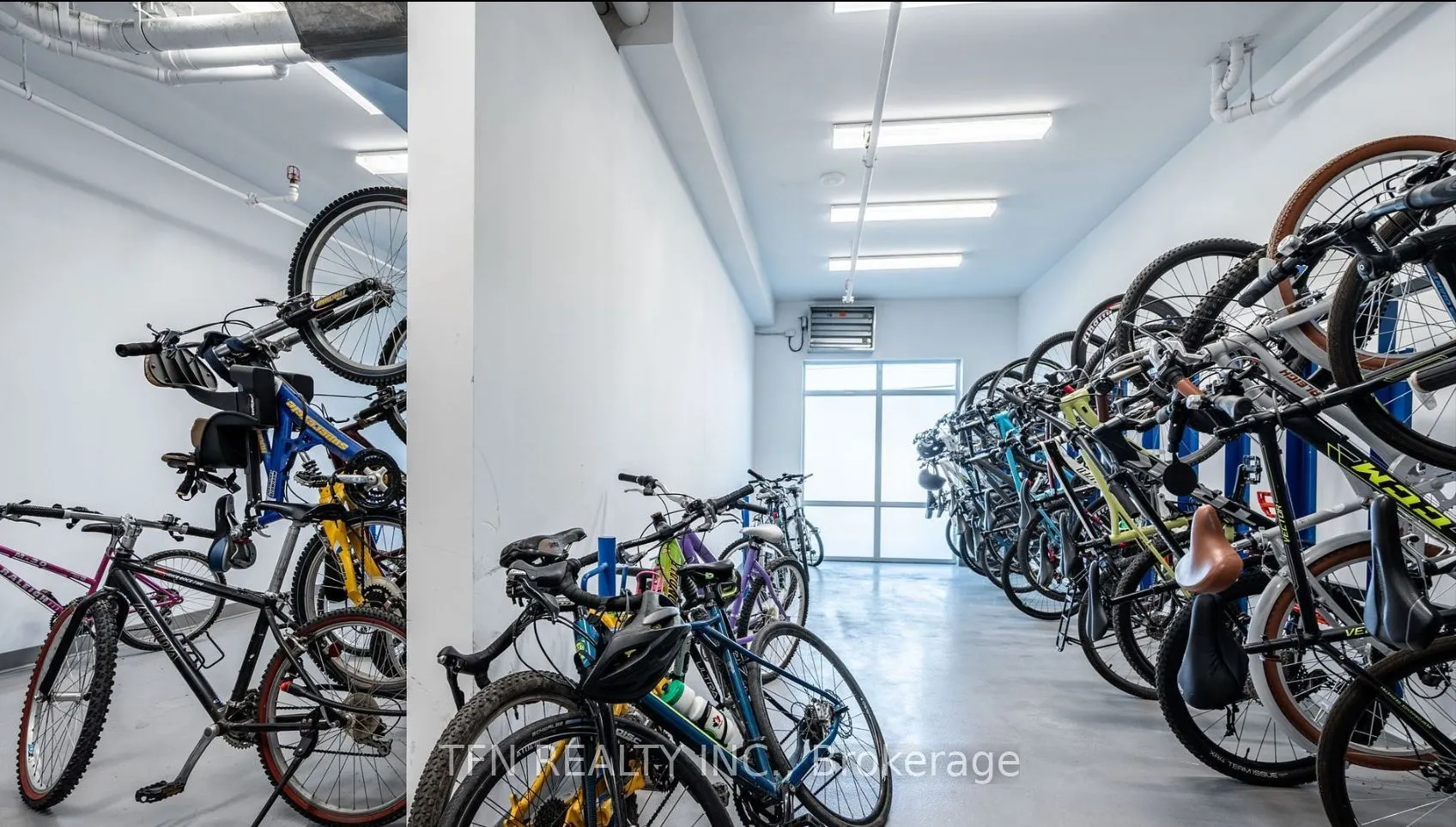 460 Dundas Street E, #121