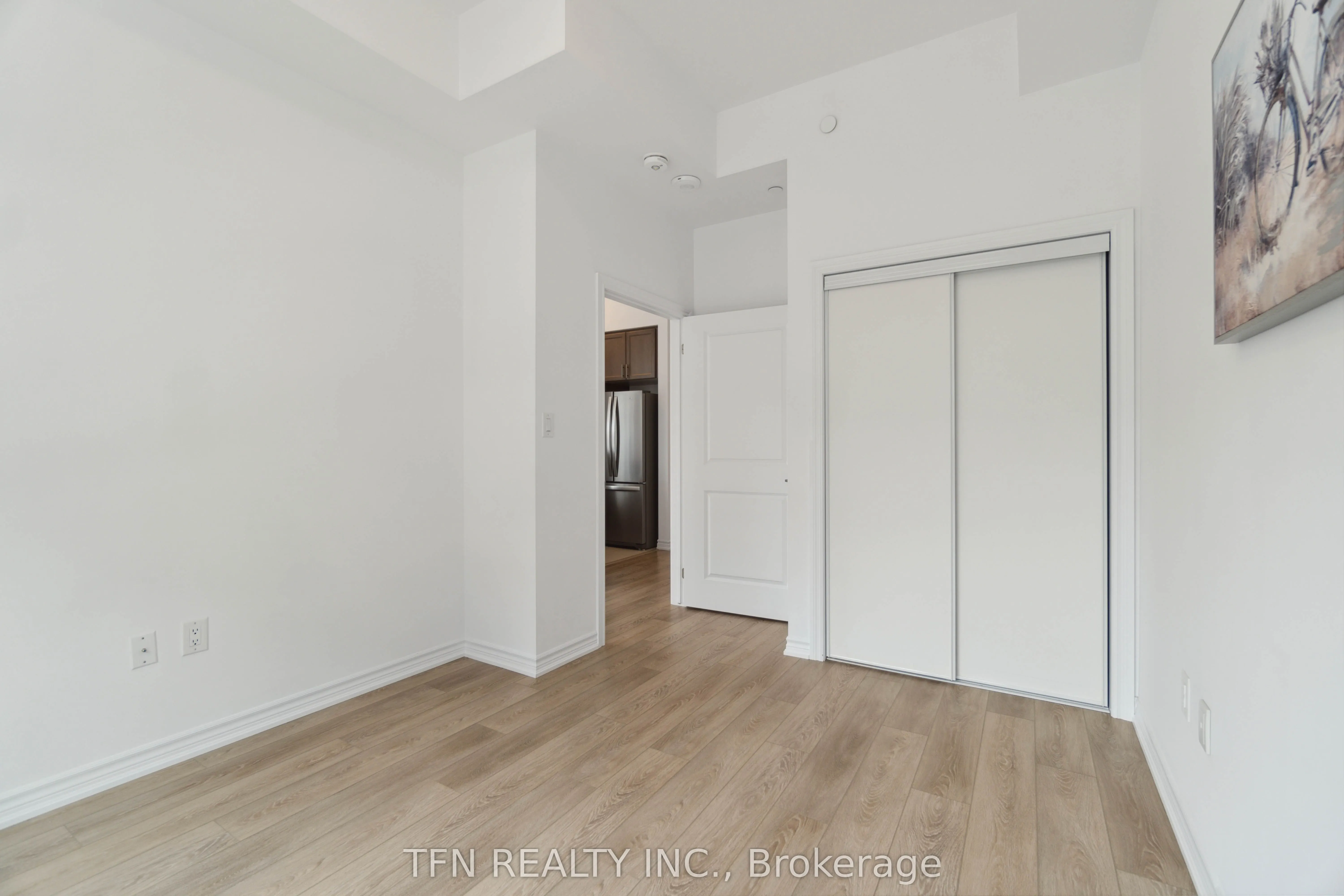 460 Dundas Street E, #121