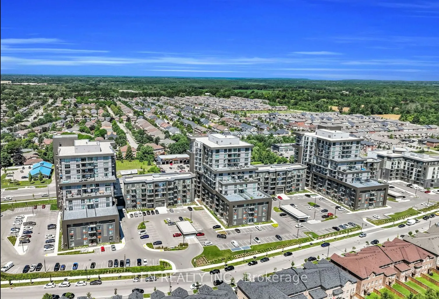 460 Dundas Street E, #121