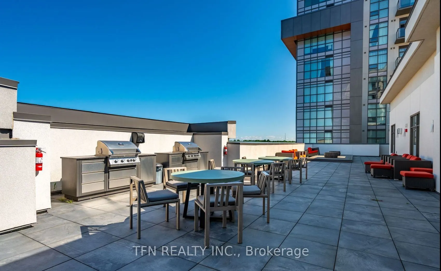 460 Dundas Street E, #121