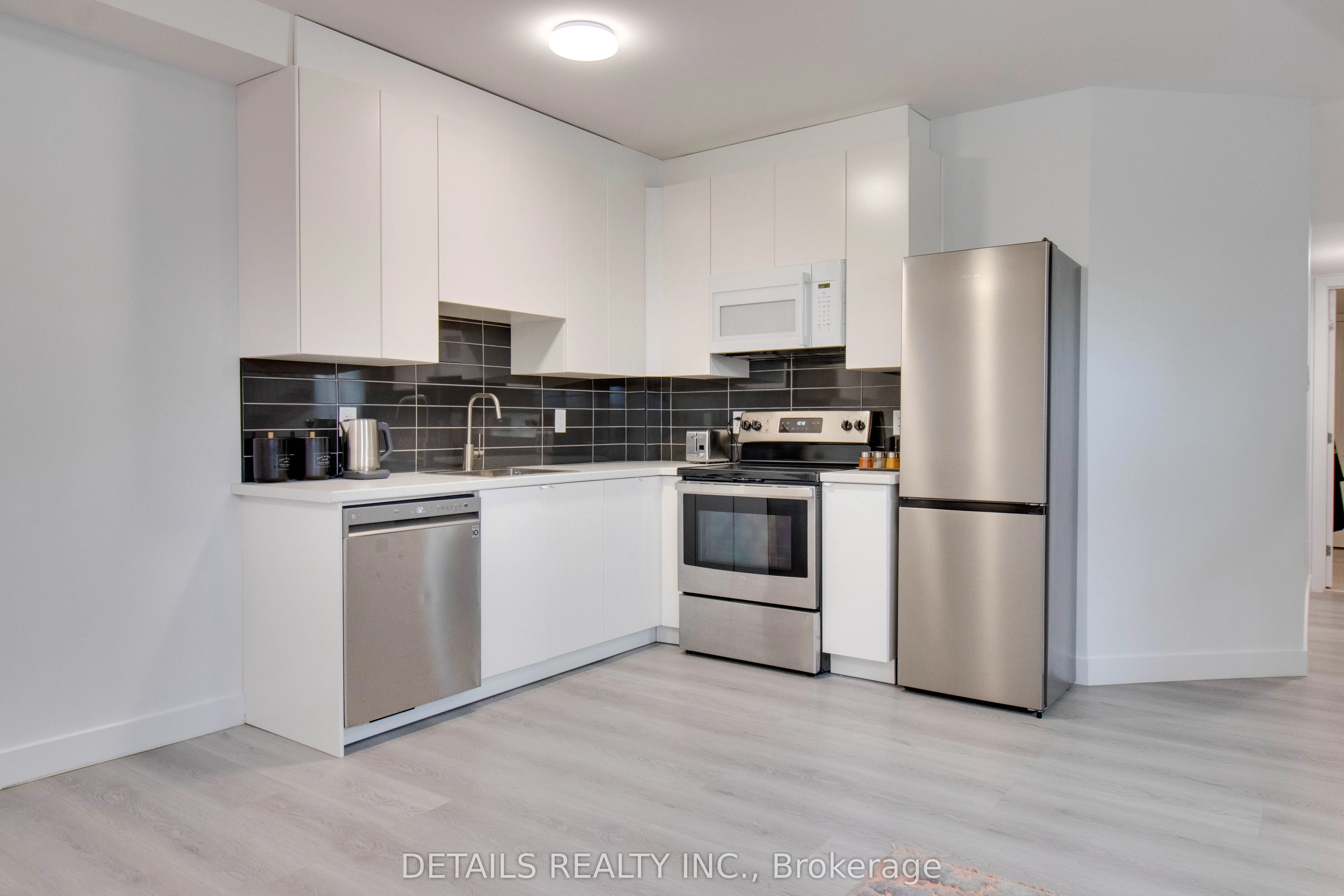 137 Duford Street, #B