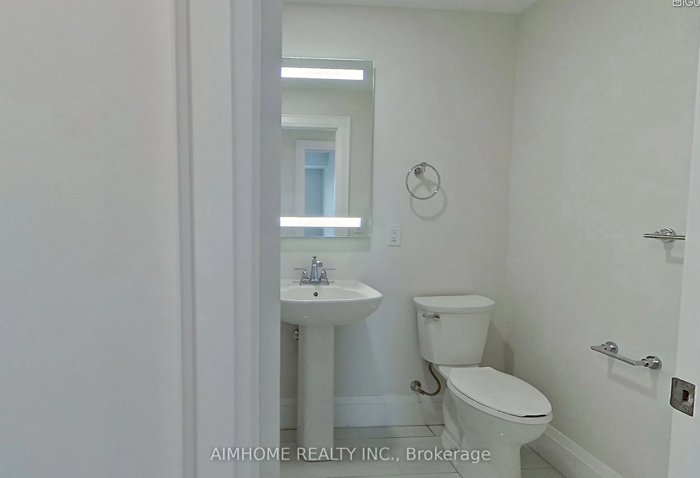 460 Columbia Street W, #1102