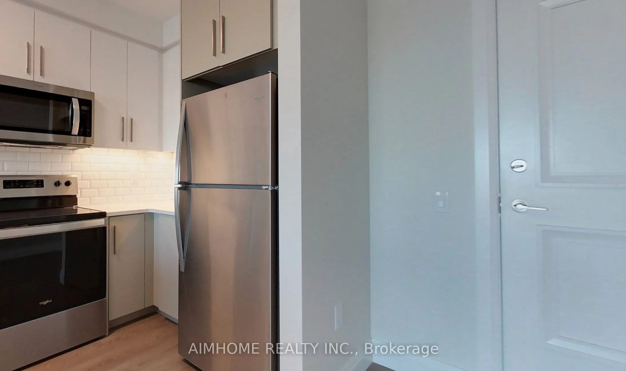 460 Columbia Street W, #1417